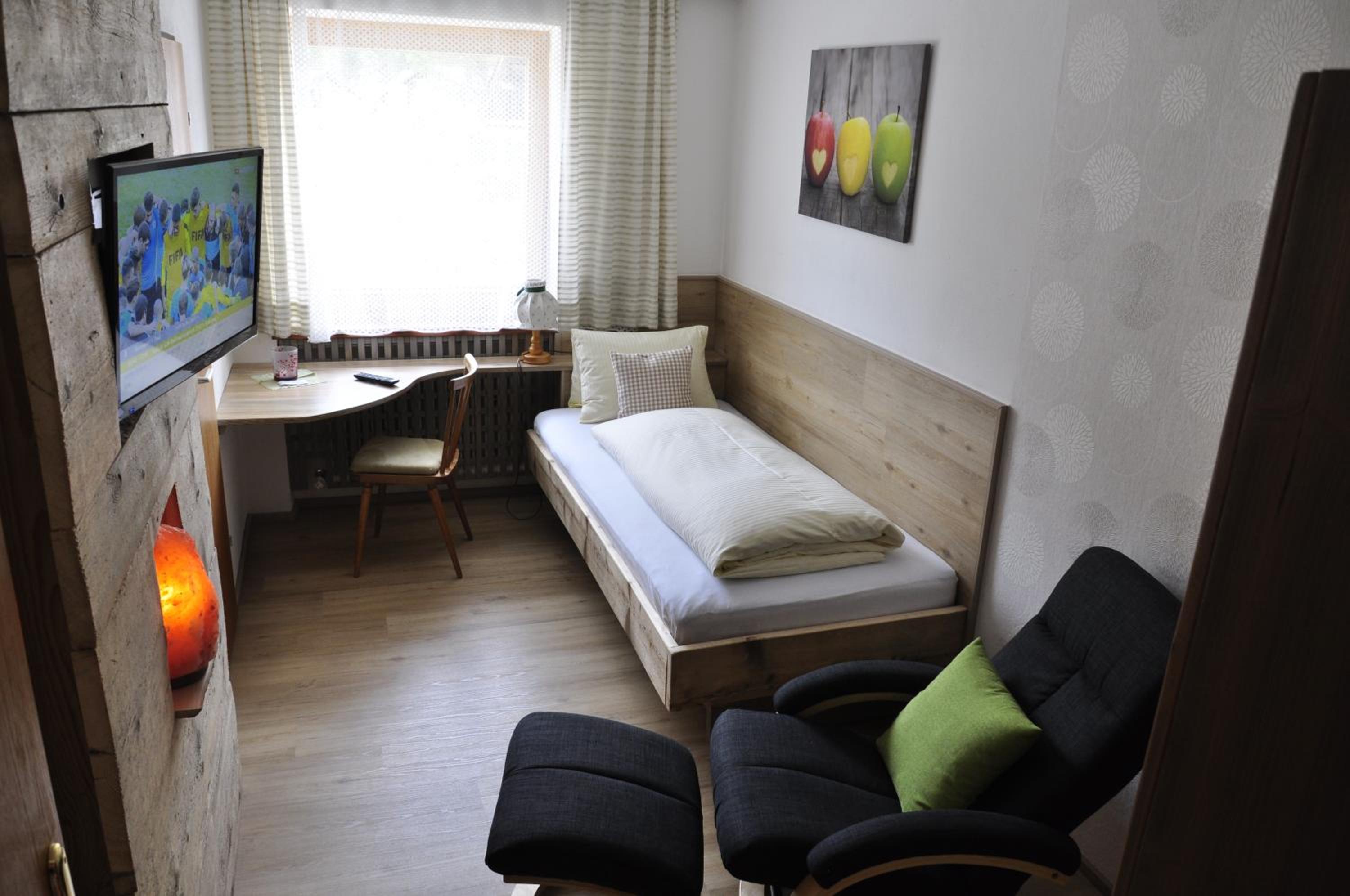 Single Room photo 3
