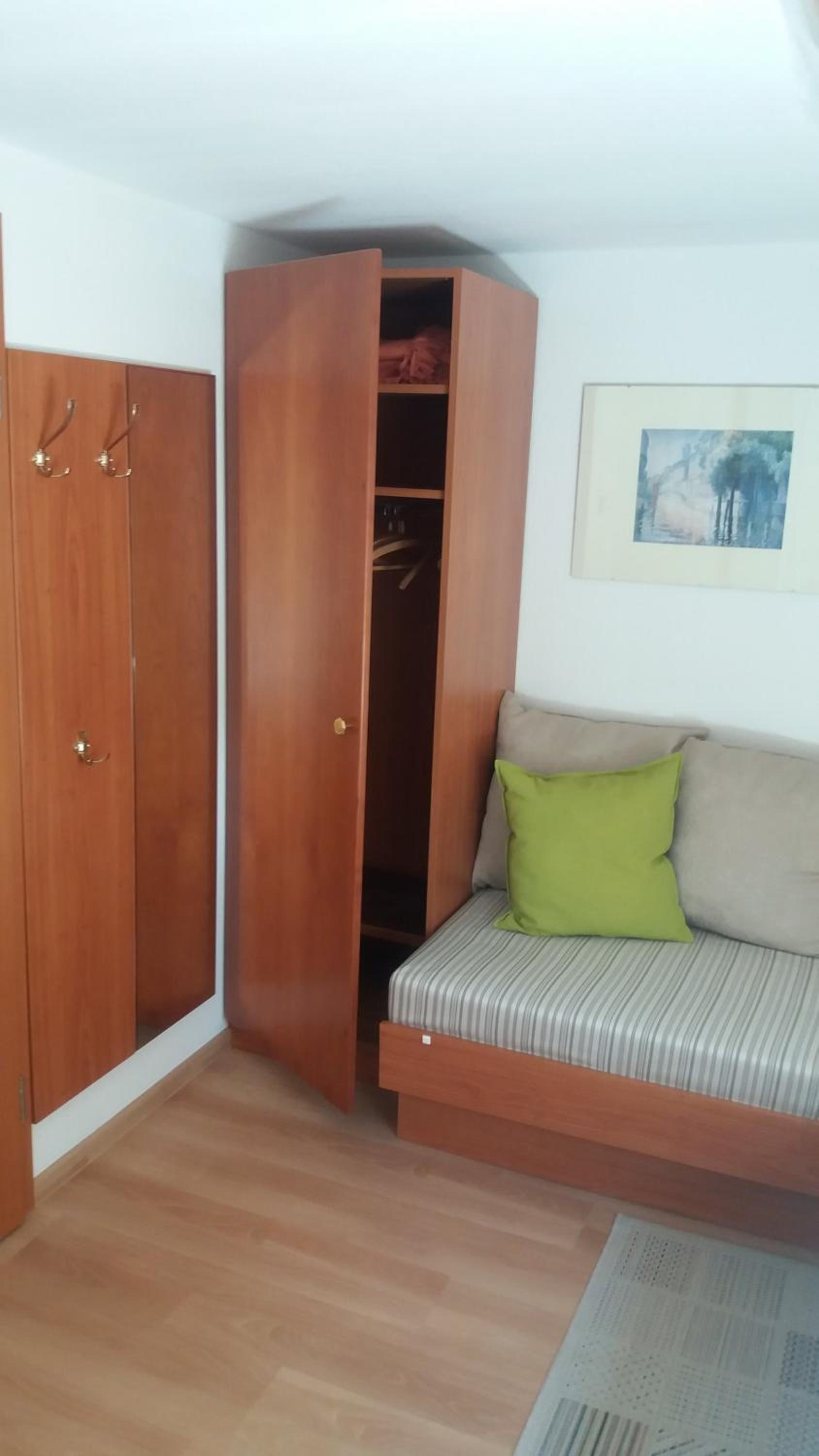 Standard Twin Room - Photo 13