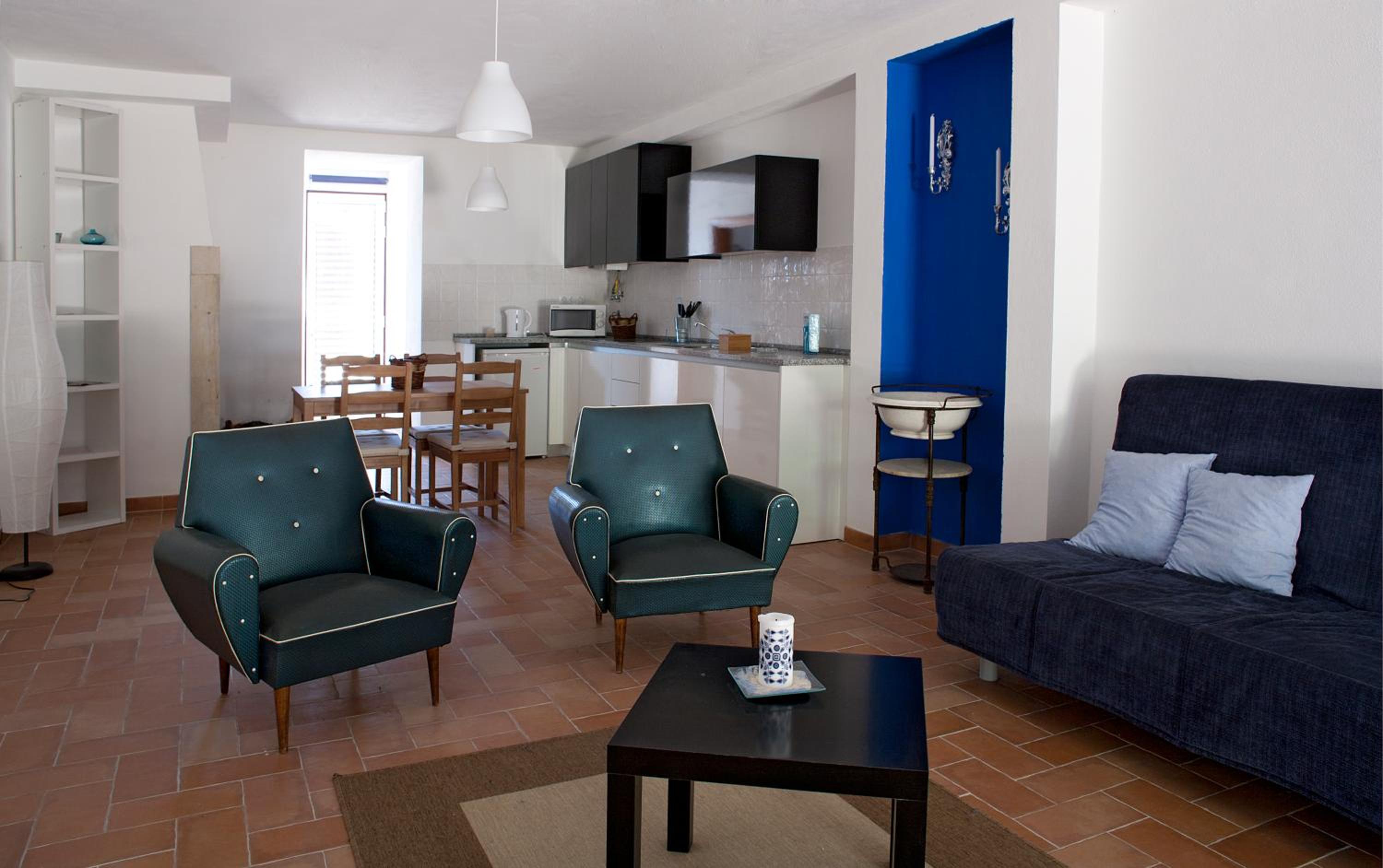 One-Bedroom Apartment photo 2