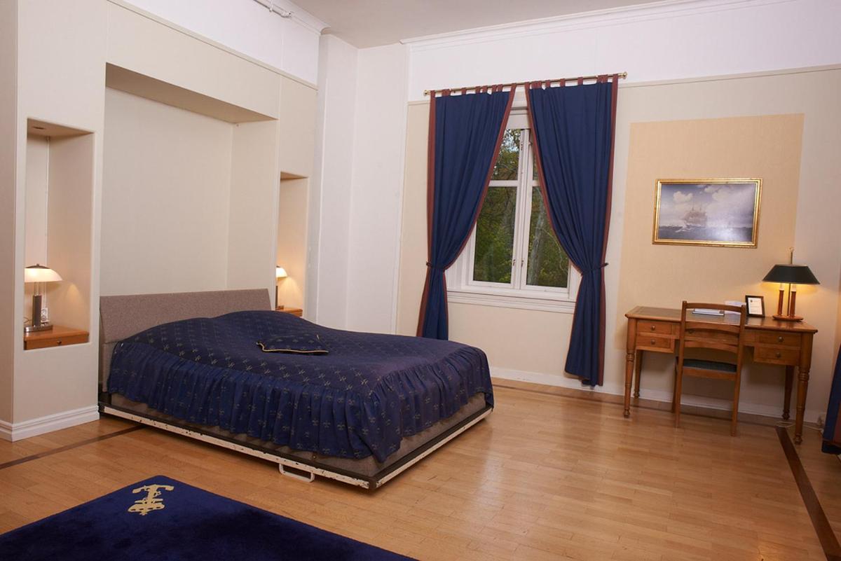 Deluxe Queen Room - Photo 1