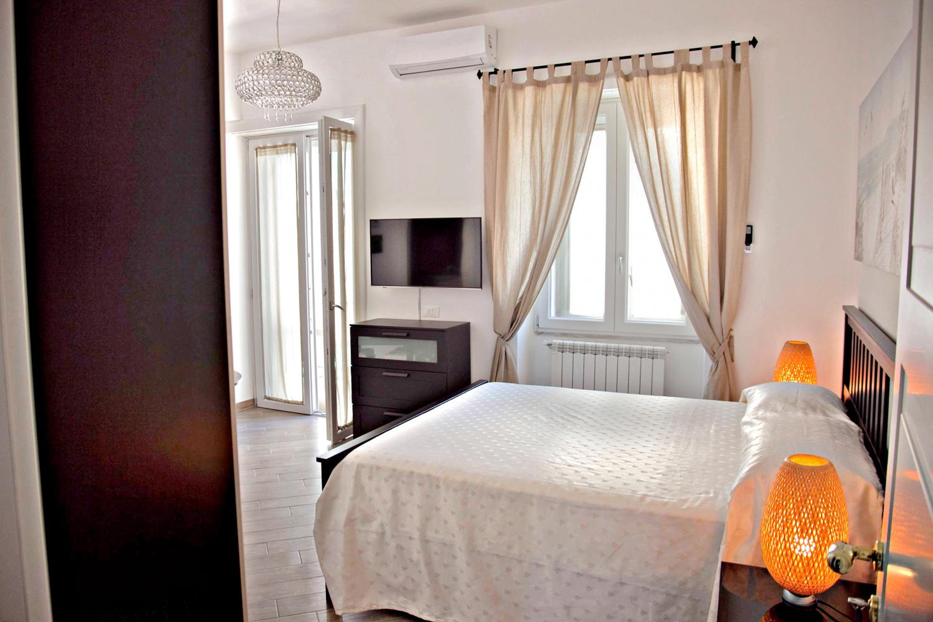 Deluxe Studio