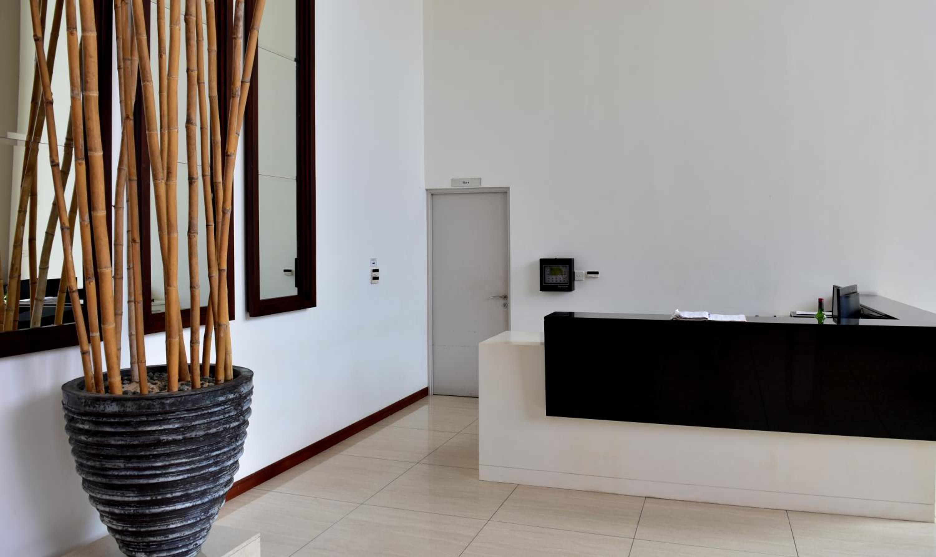 Apartment with Pool View  photo 3