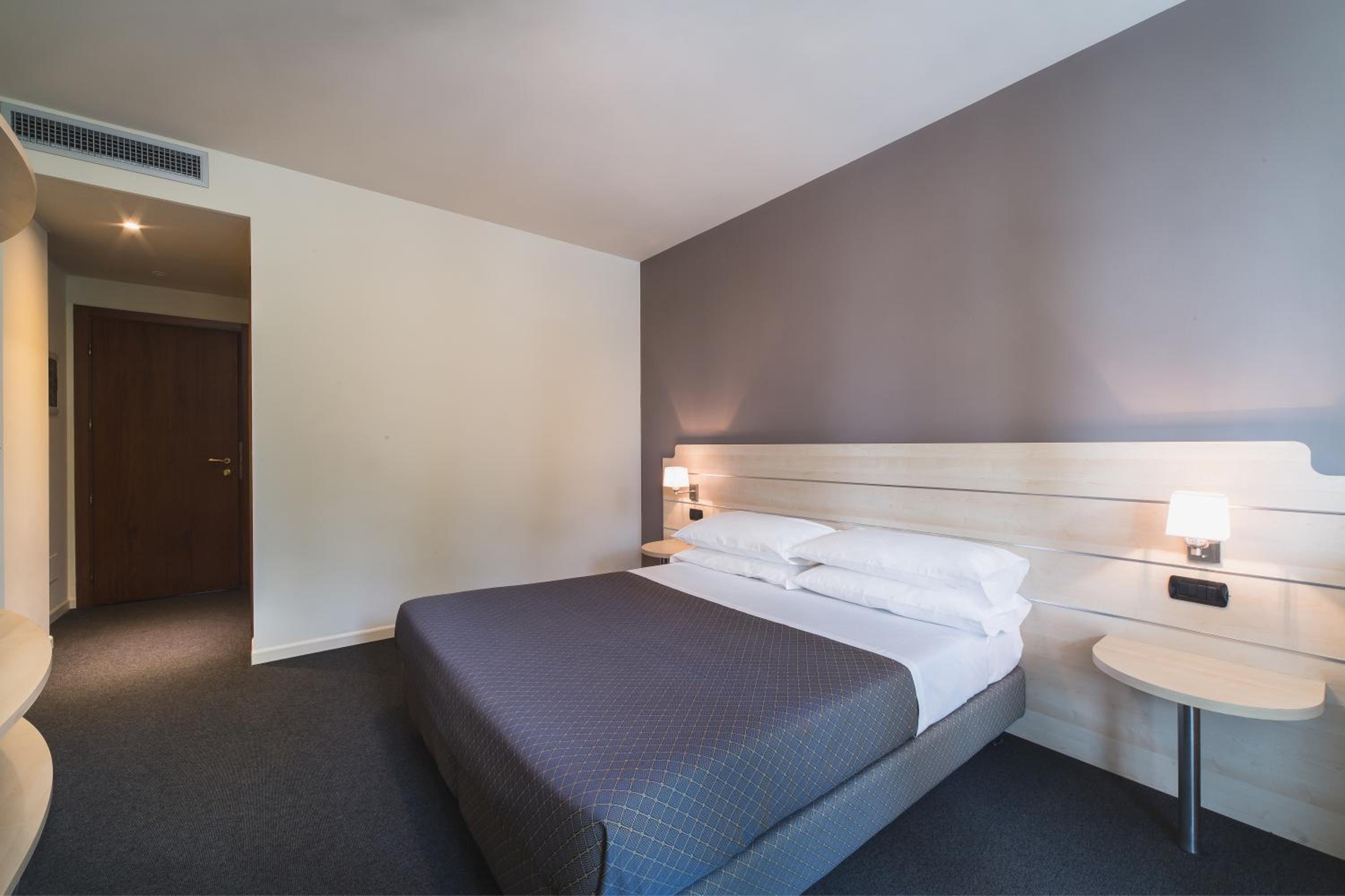 Deluxe Double or Twin Room with Balcony photo 2