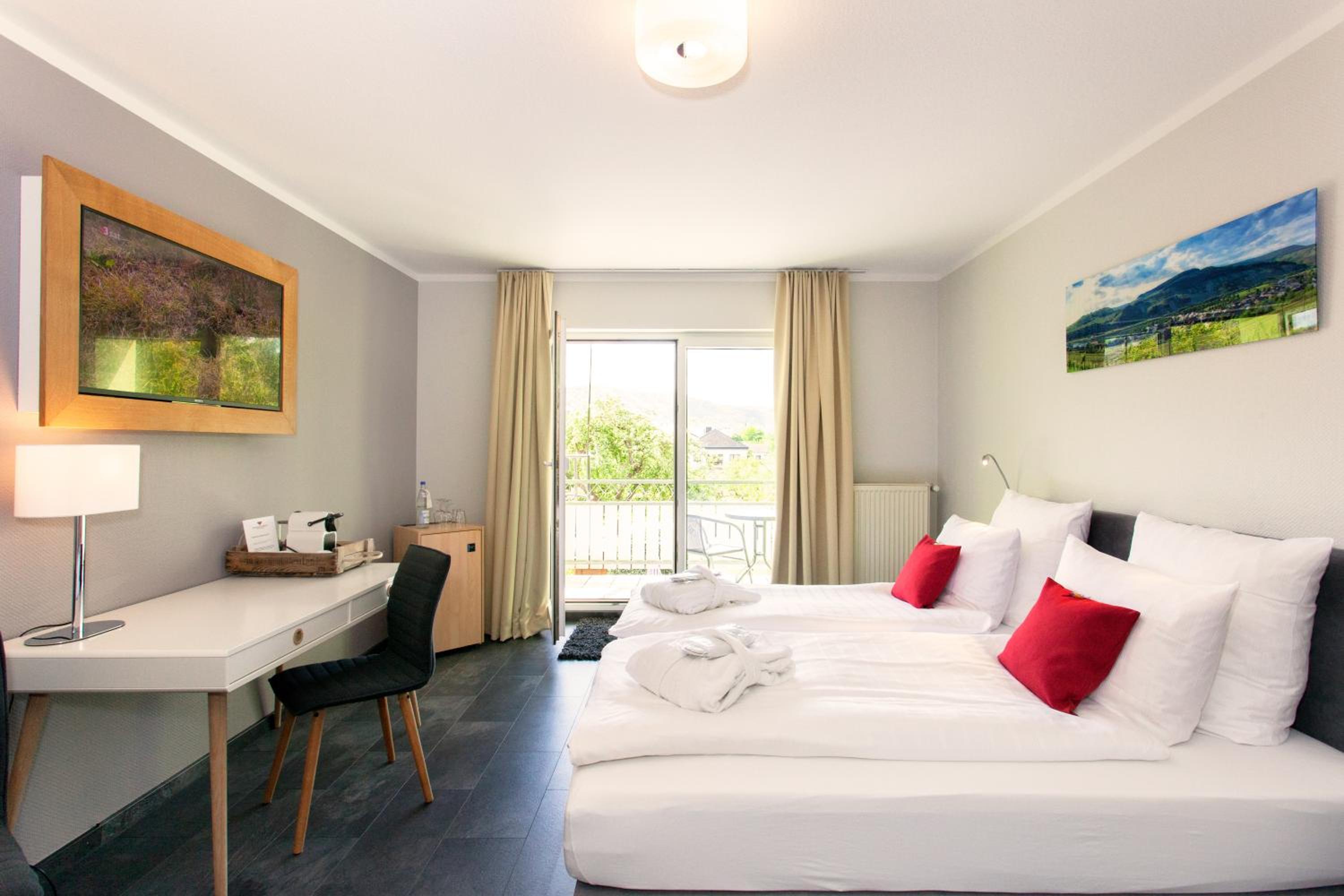 Comfort Double Room with Balcony photo 2