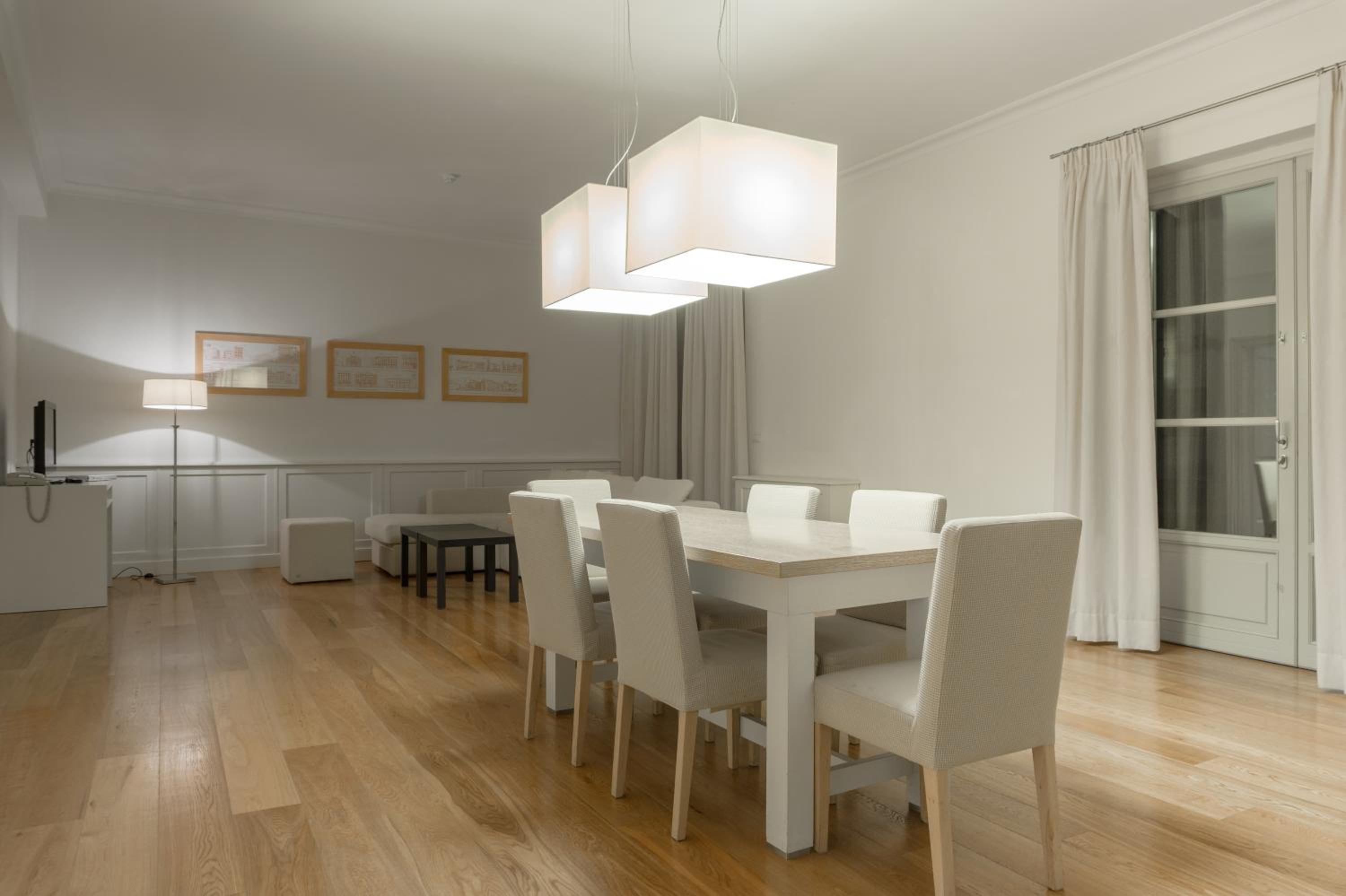 Executive Apartment - Photo 29