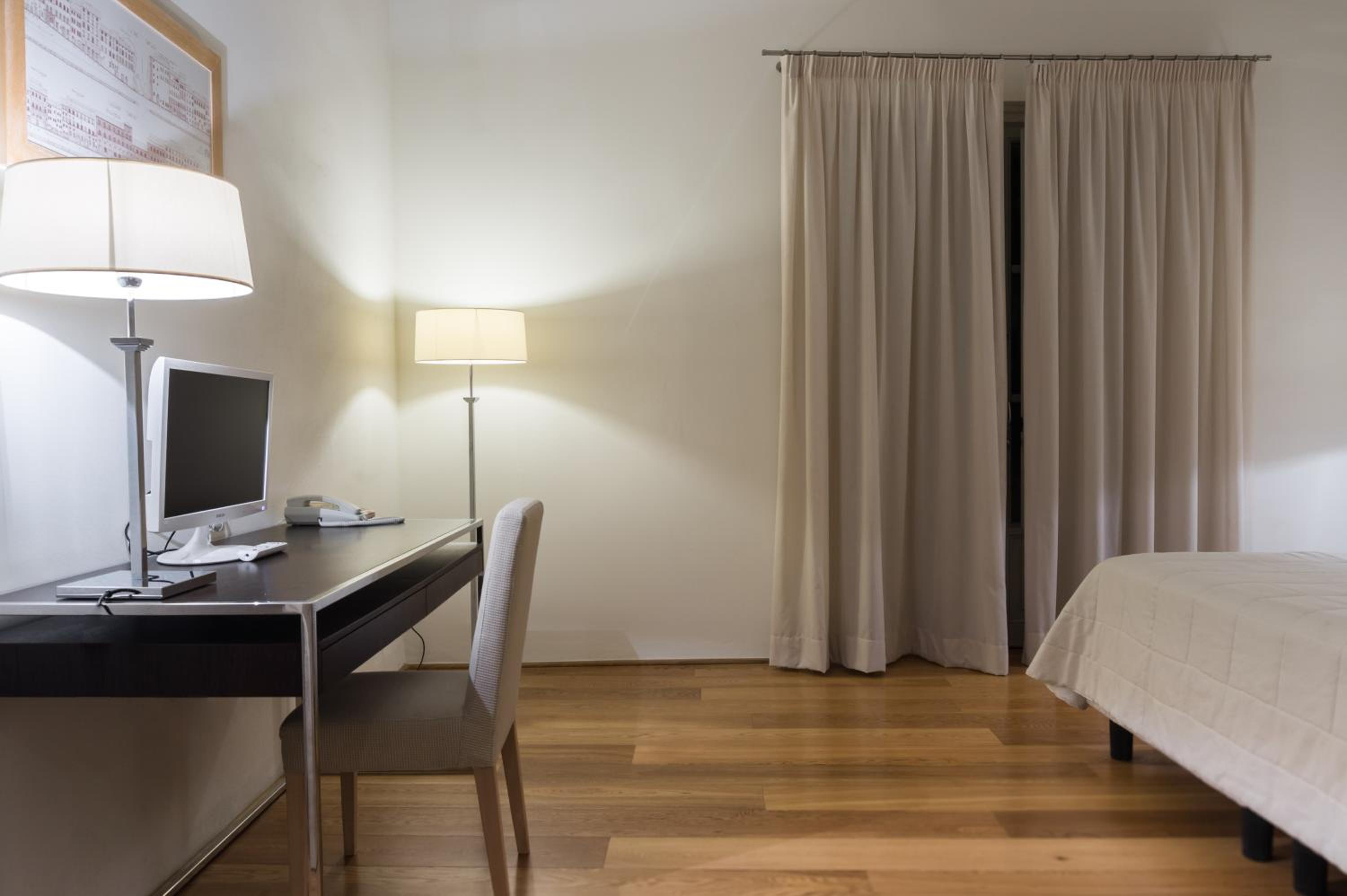 Executive Apartment - Photo 25