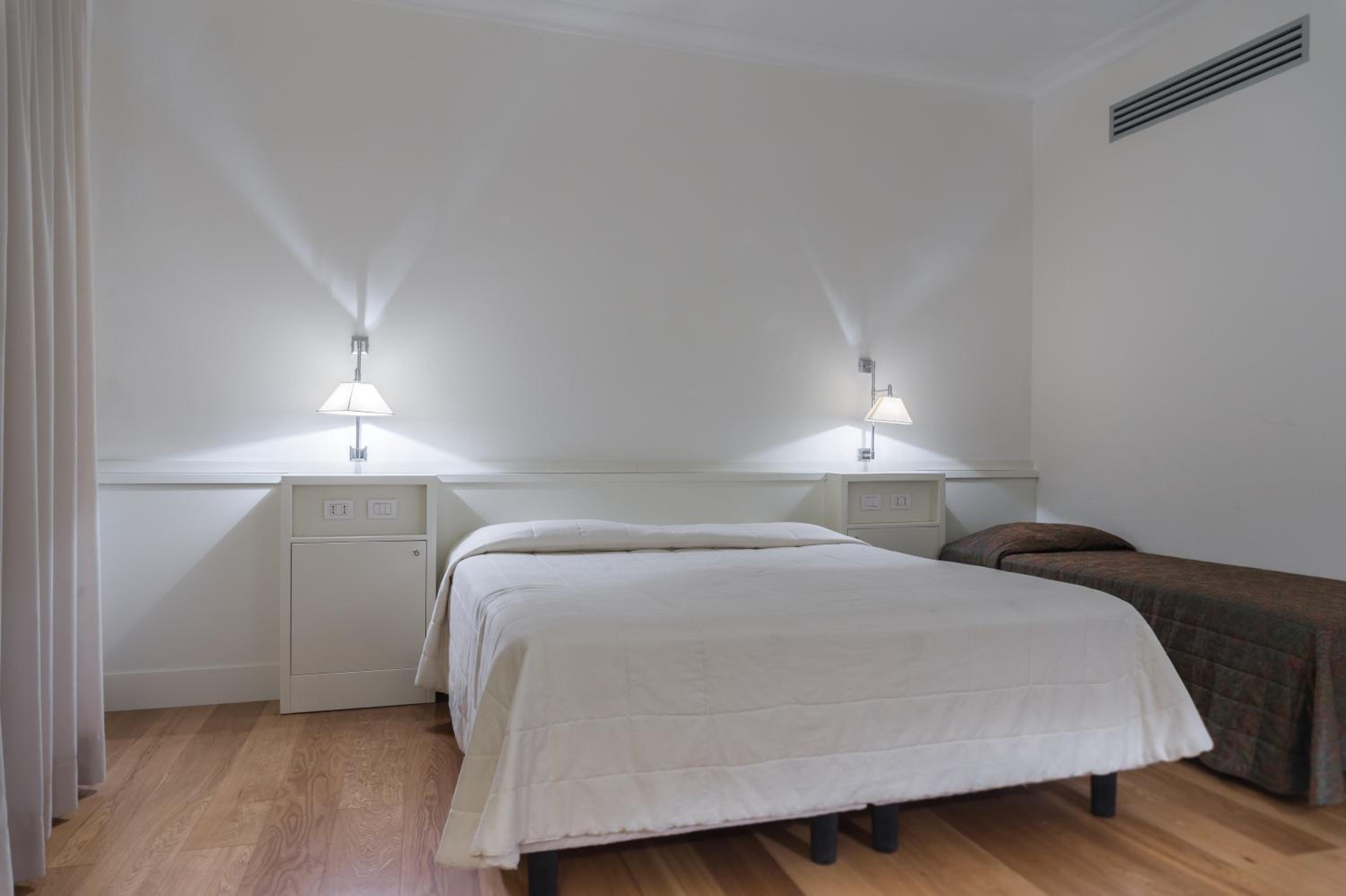 Executive Apartment - Photo 24