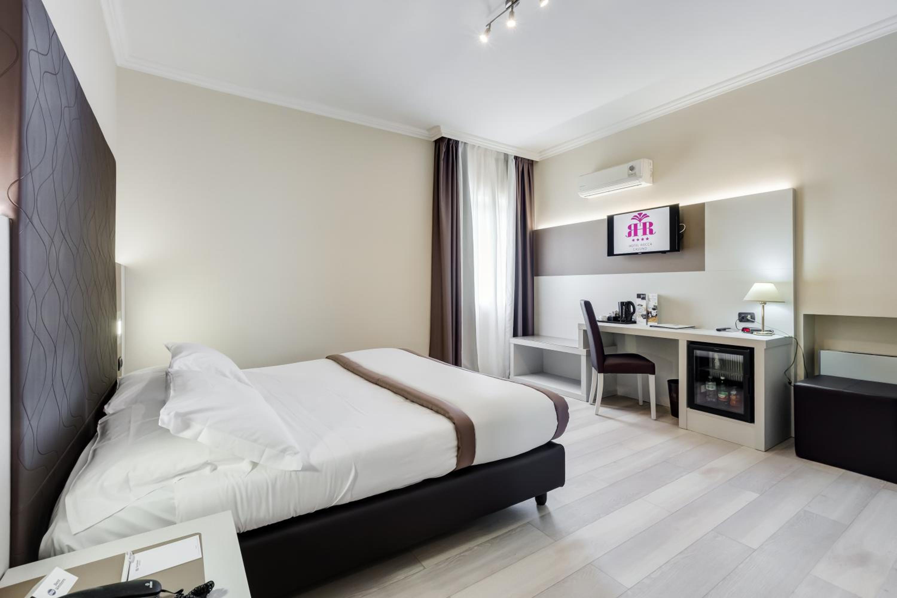 Standard Queen Room - Photo 3
