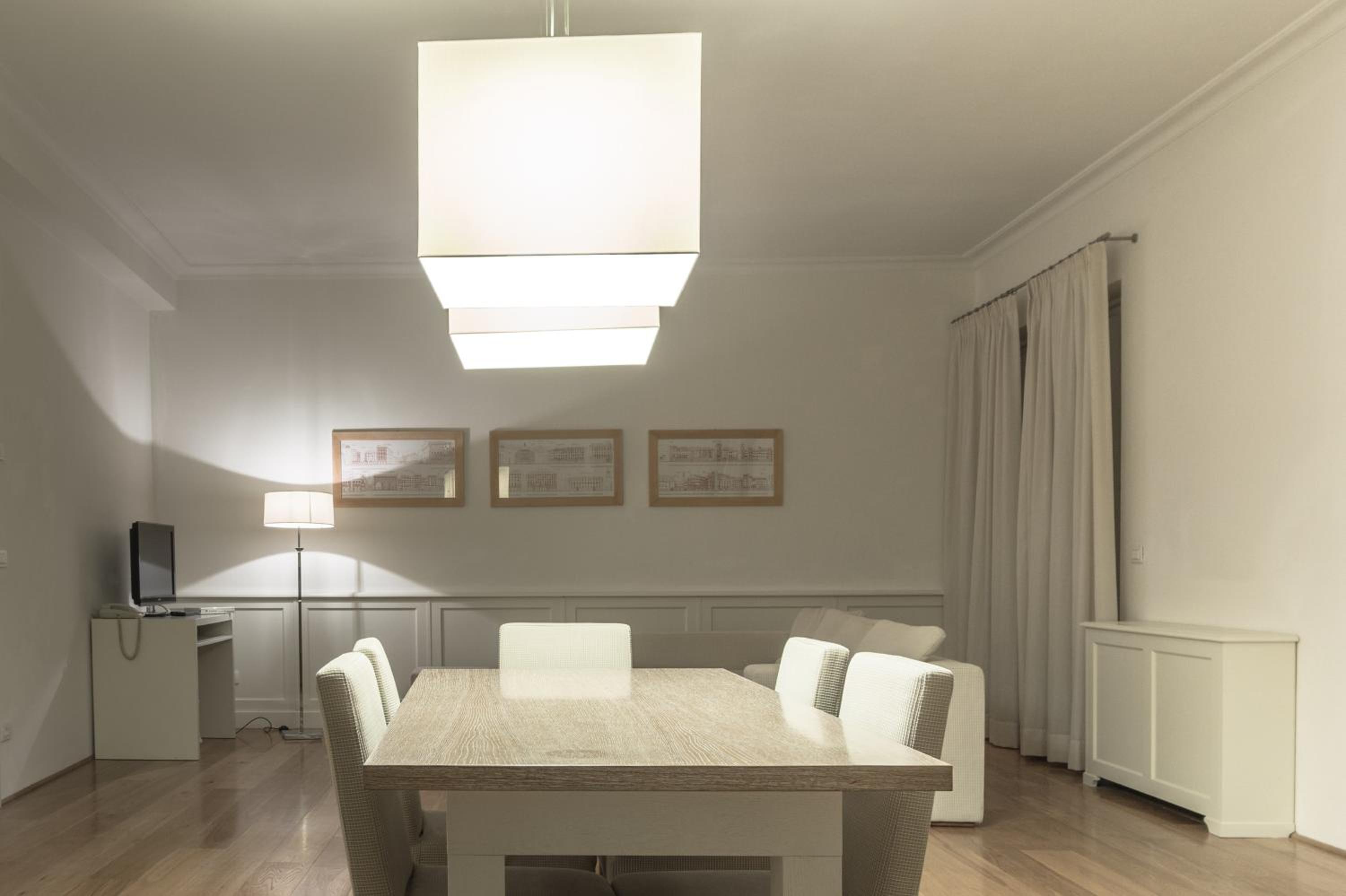Executive Apartment - Photo 23