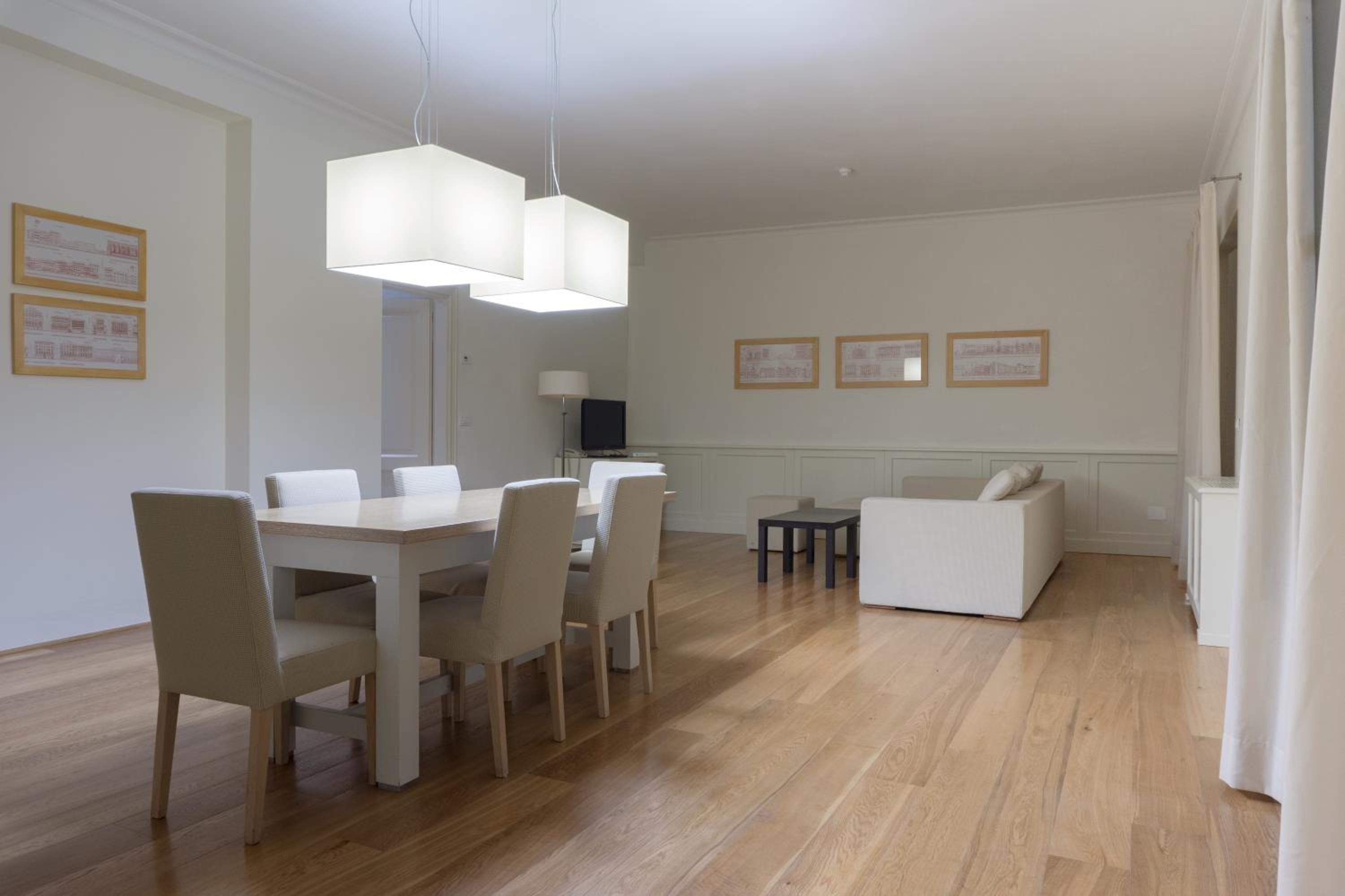 Executive Apartment - Photo 22
