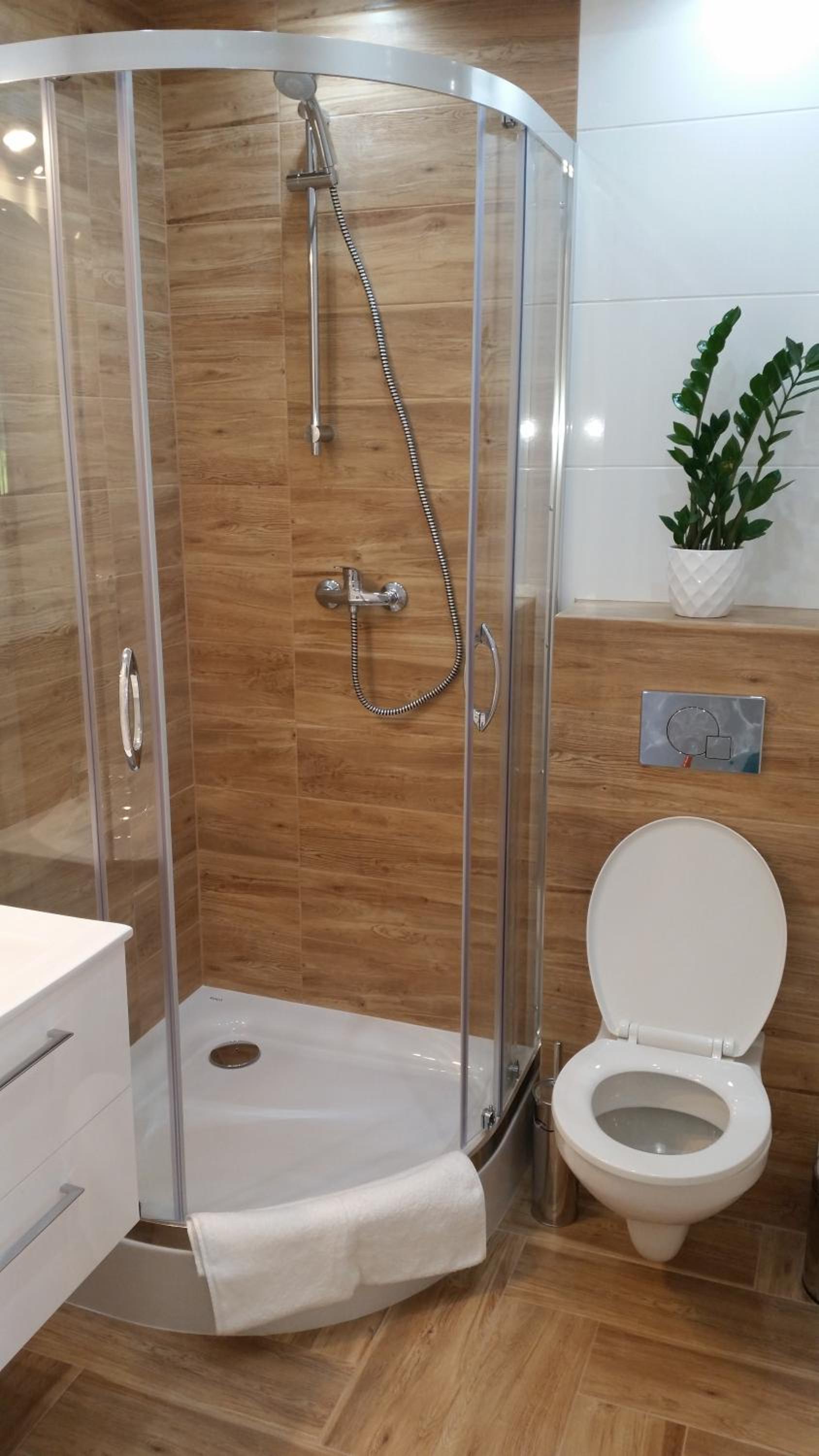 Quadruple Room with Private Bathroom - Photo 8