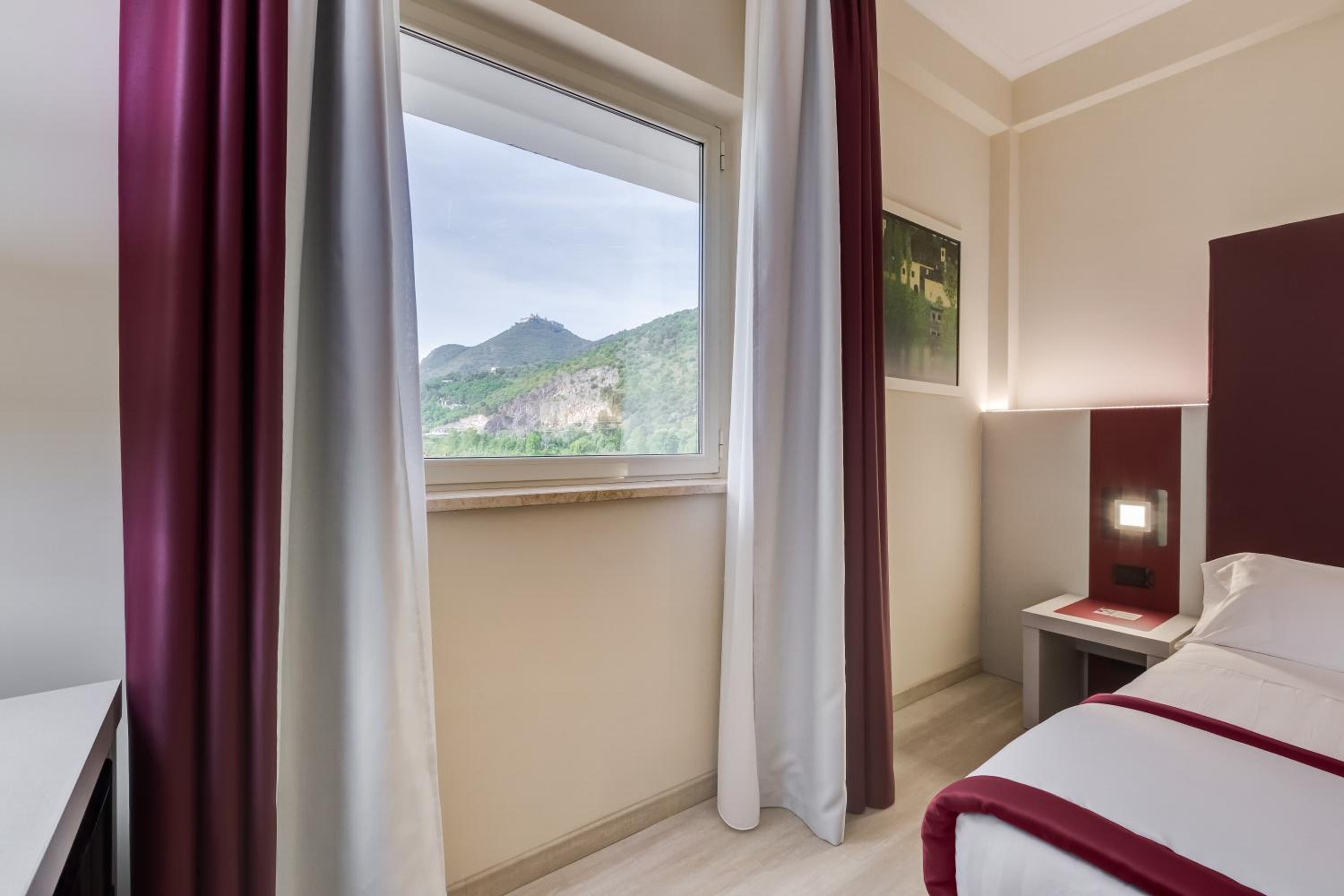 Comfort King Room - Photo 4