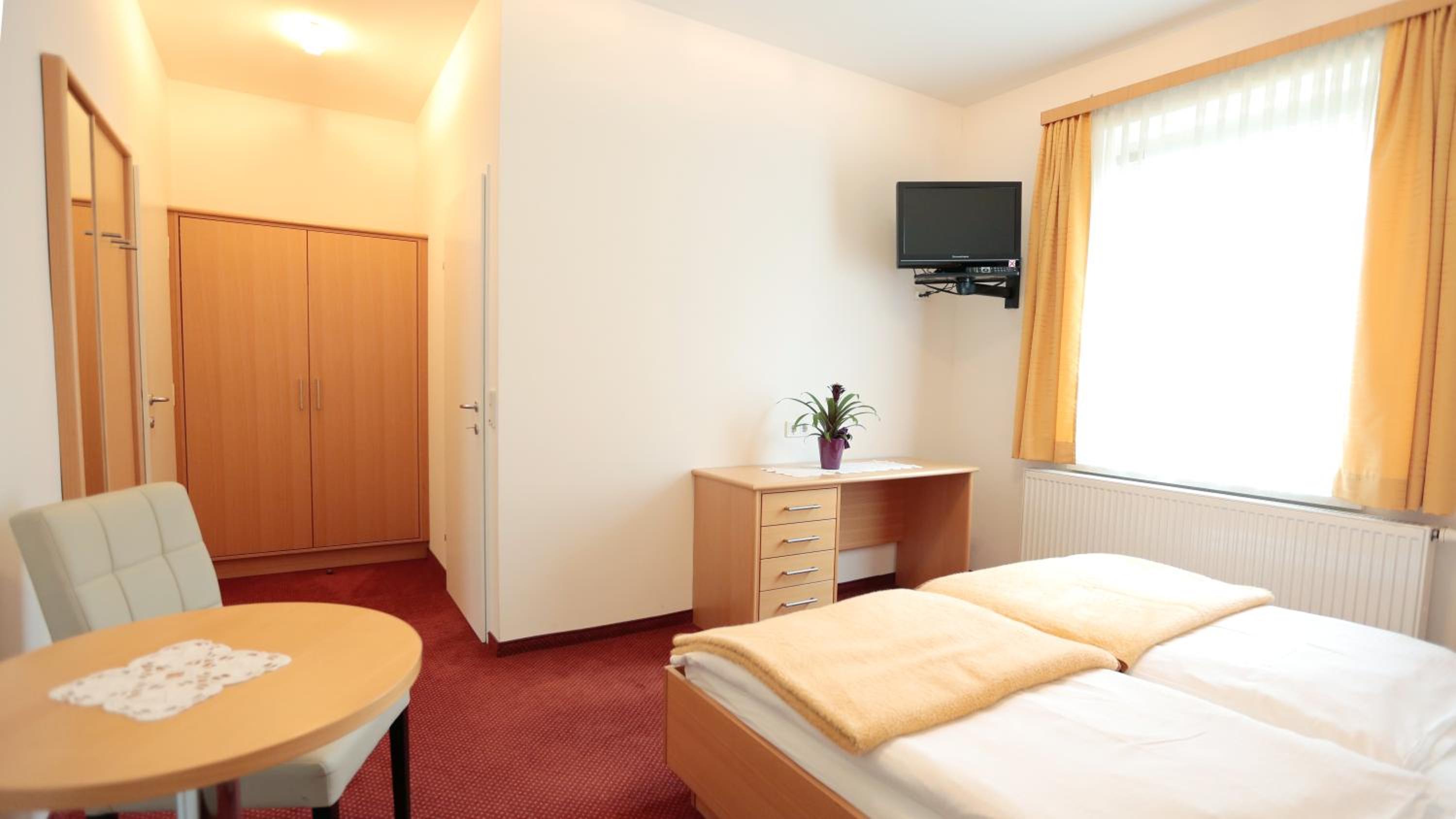 Double Room with Garden View - Photo 1