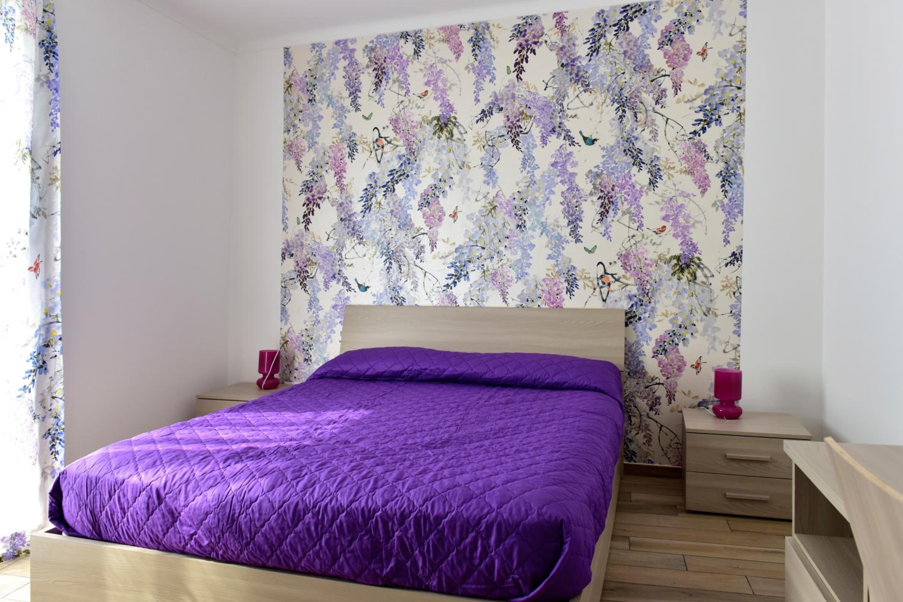 Deluxe King Room - Photo 1
