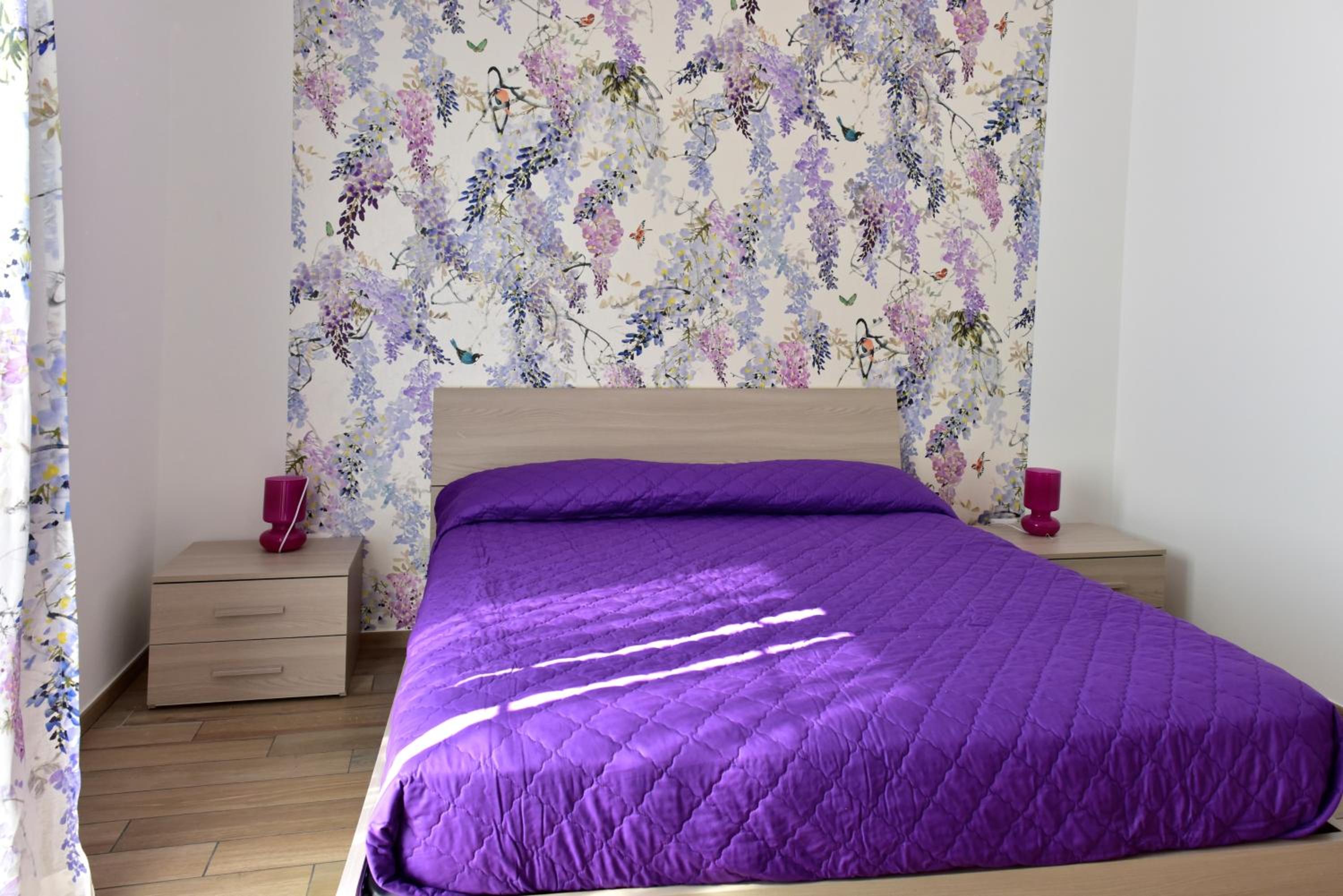 Deluxe King Room - Photo 5