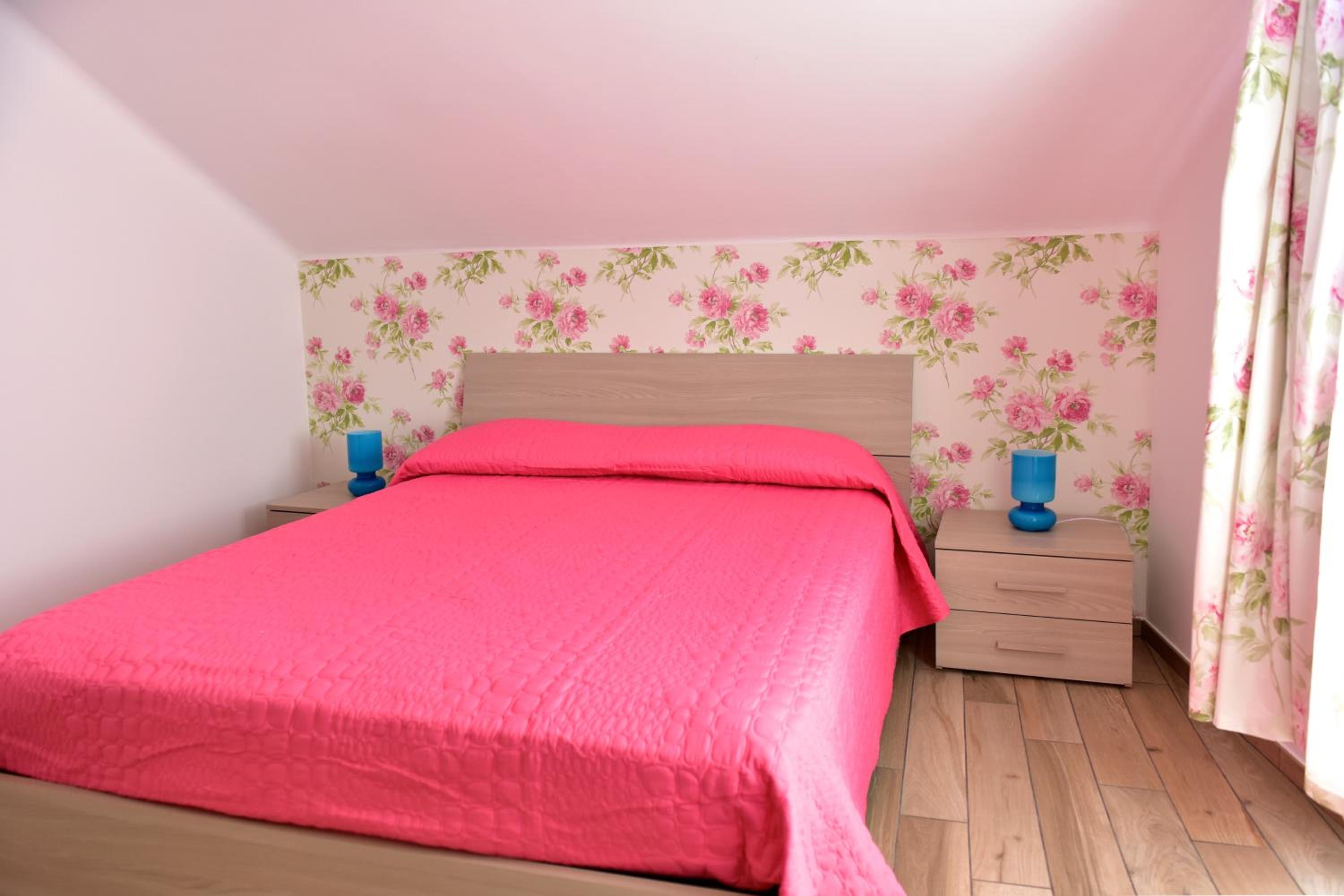 Standard King Room - Photo 1