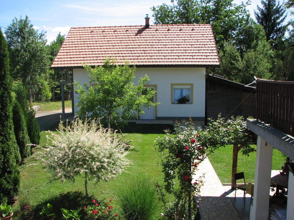 Apartment with Garden View