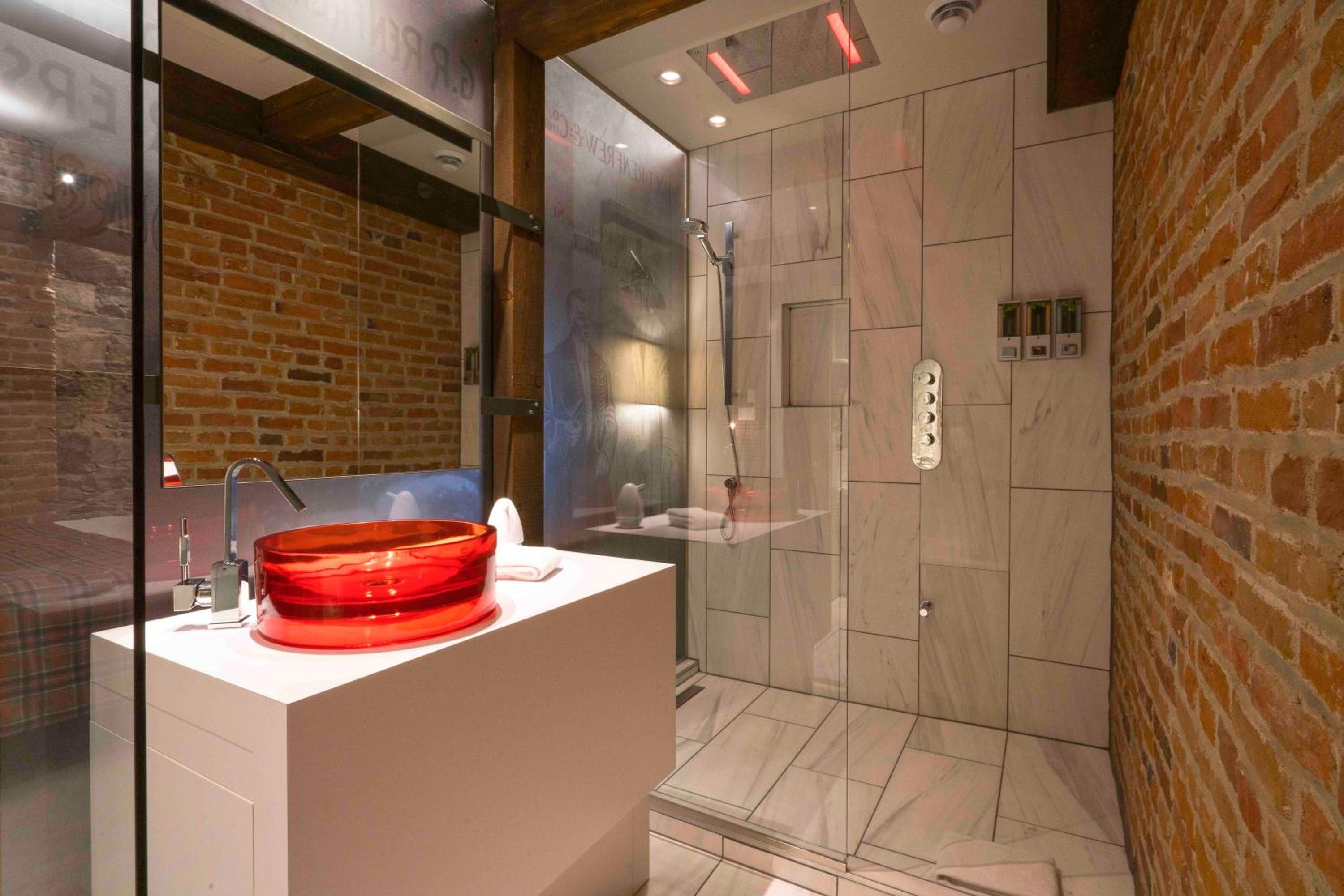 Suite Renfrew