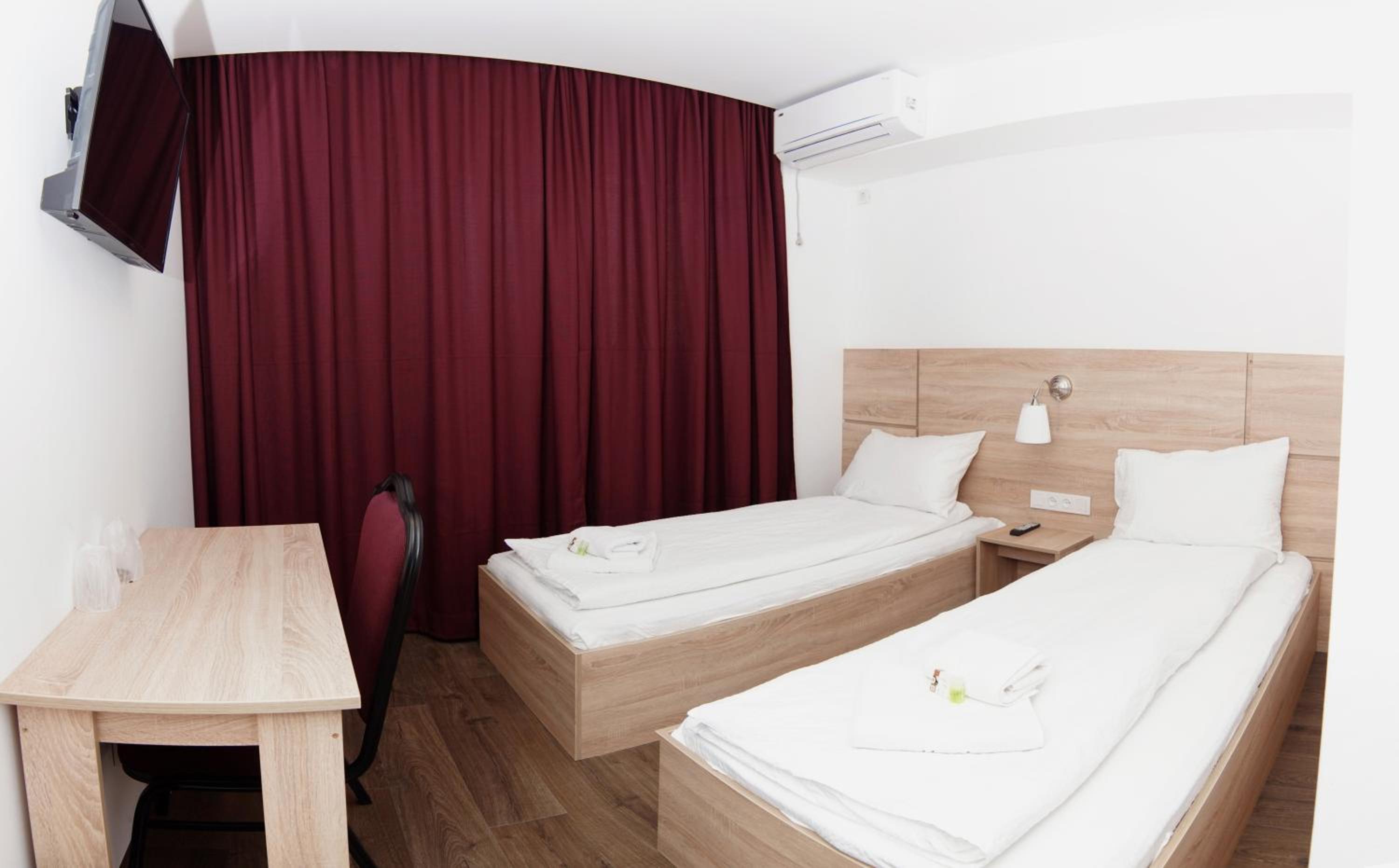Twin Room - Photo 4