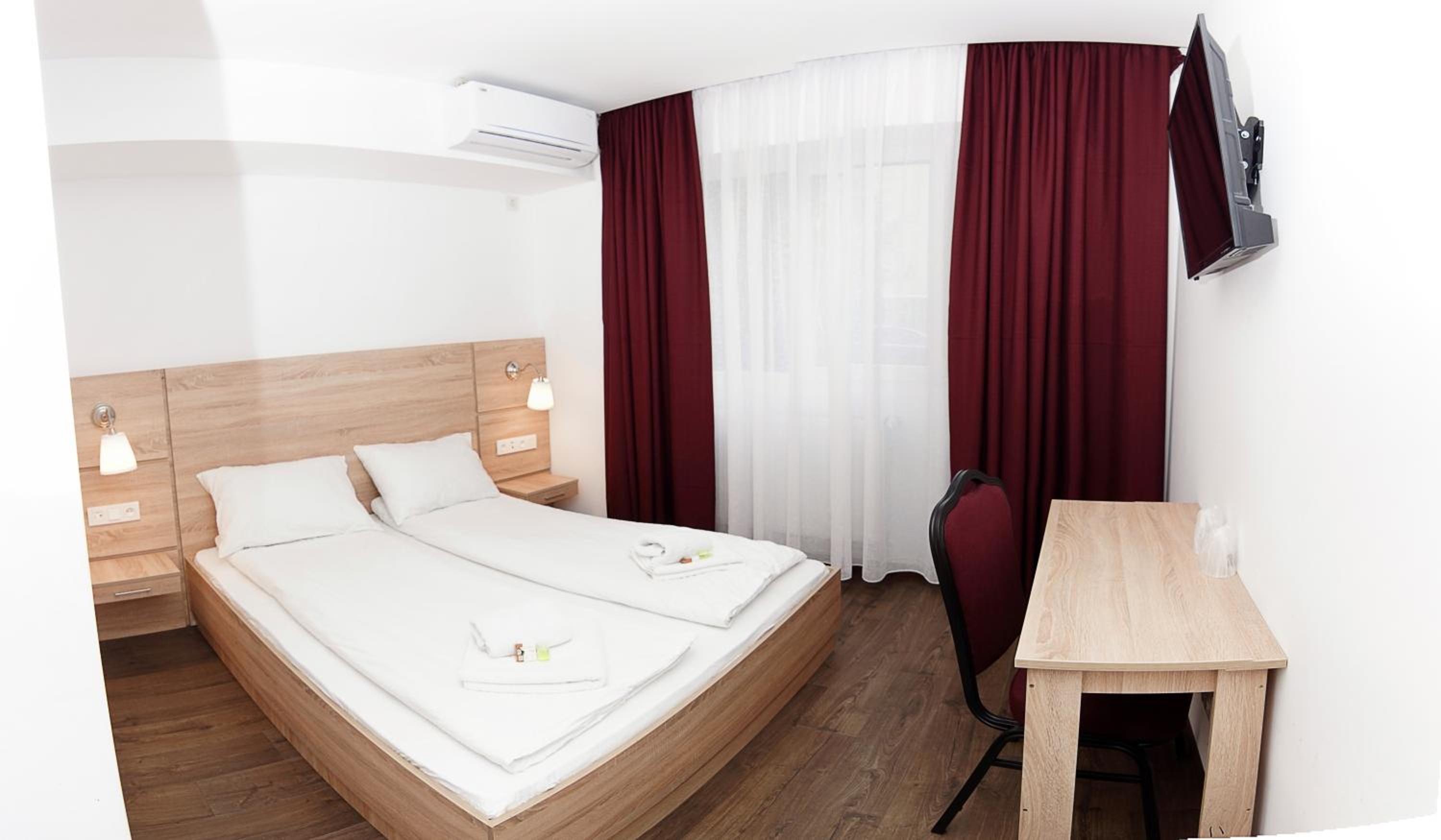 Double Room - Photo 4