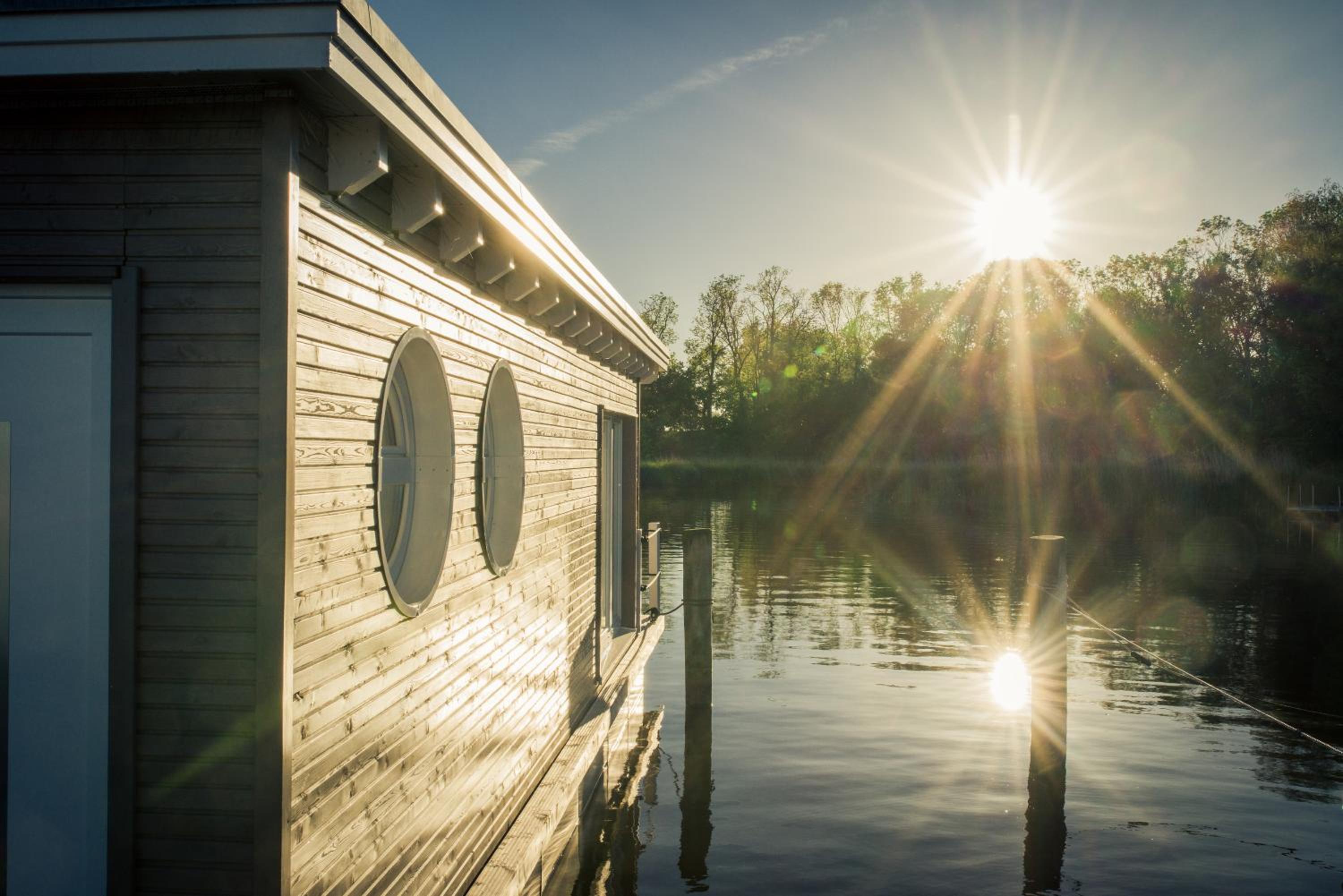 Houseboat - Suite lV - with Infrared Sauna photo 2