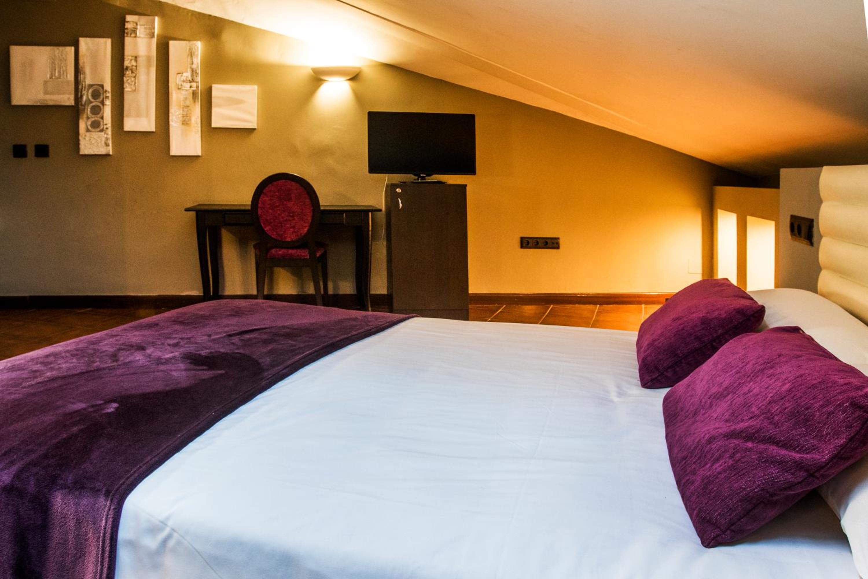 Deluxe Double Room - Photo 3