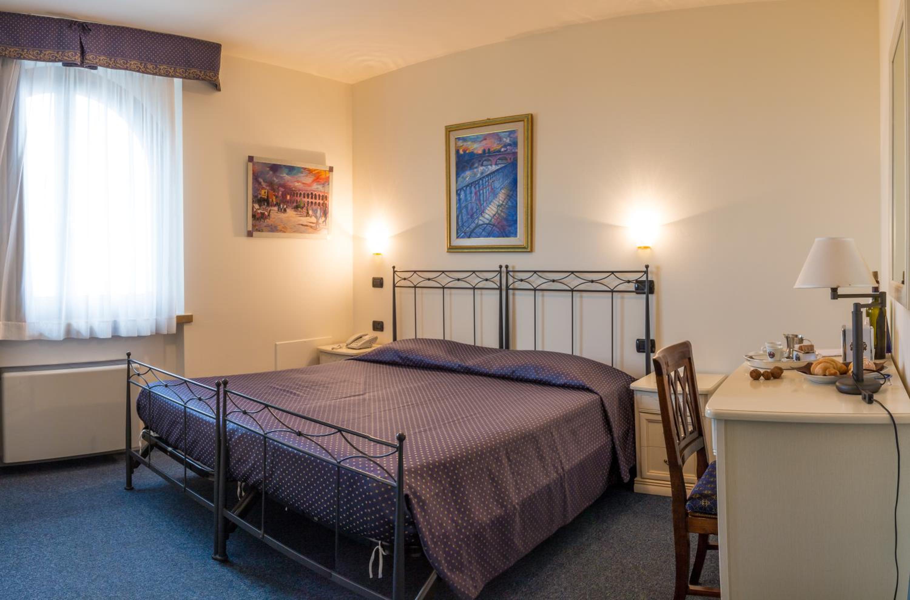 Double or Twin Room with View - Photo 1