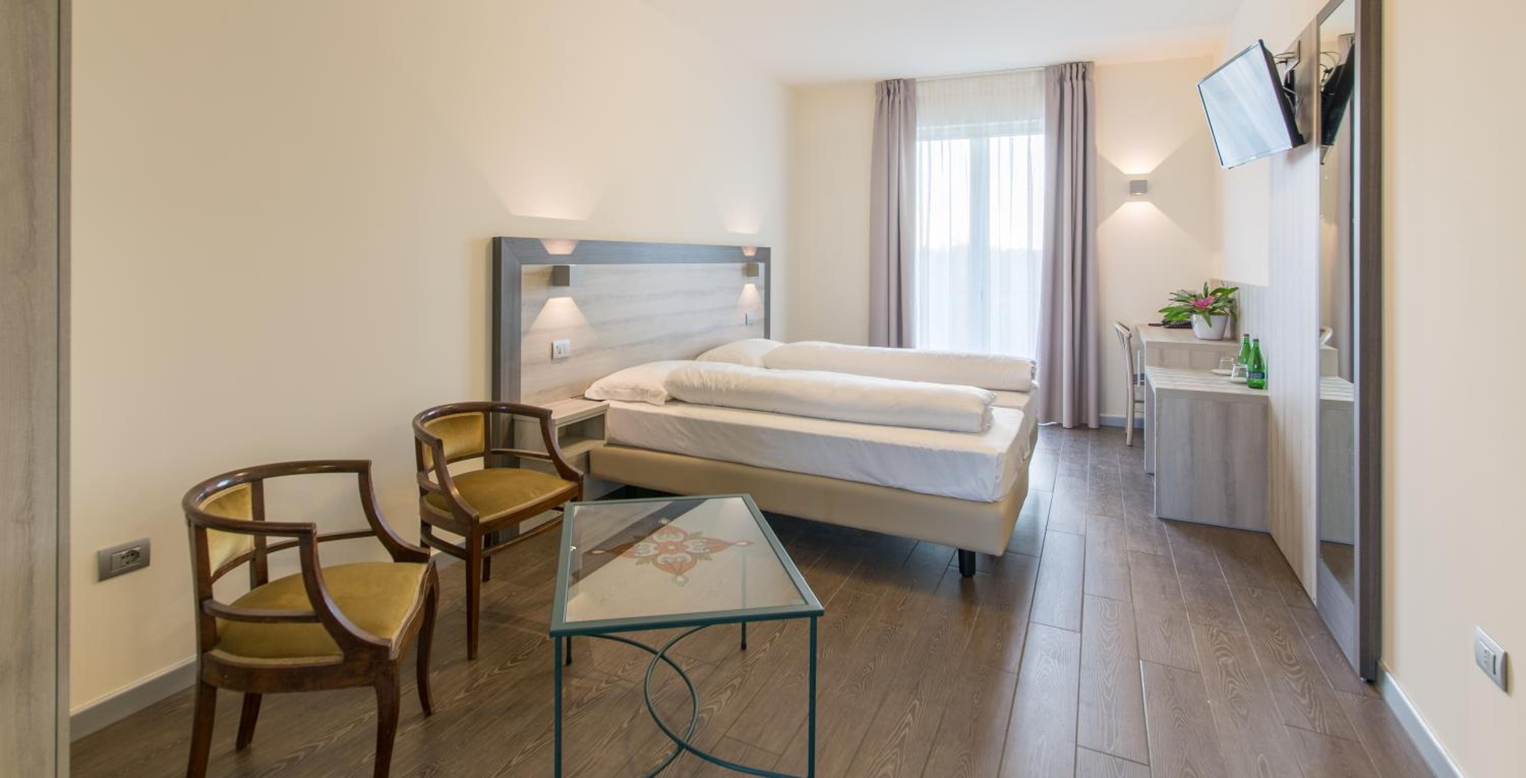 Junior Suite with Balcony photo 3