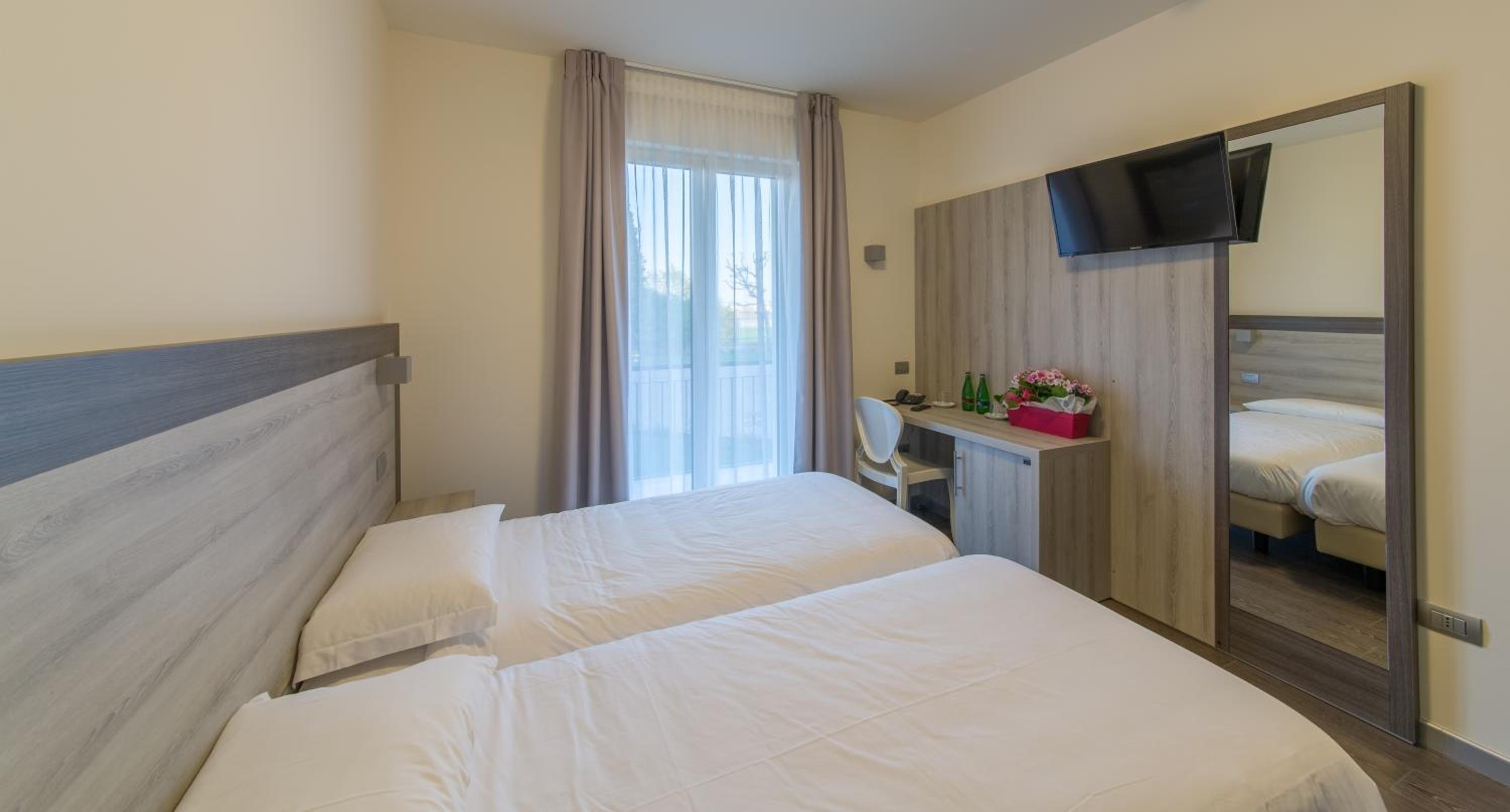 Single Room photo 3