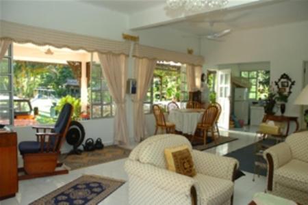 Three-Bedroom Bungalow photo 2