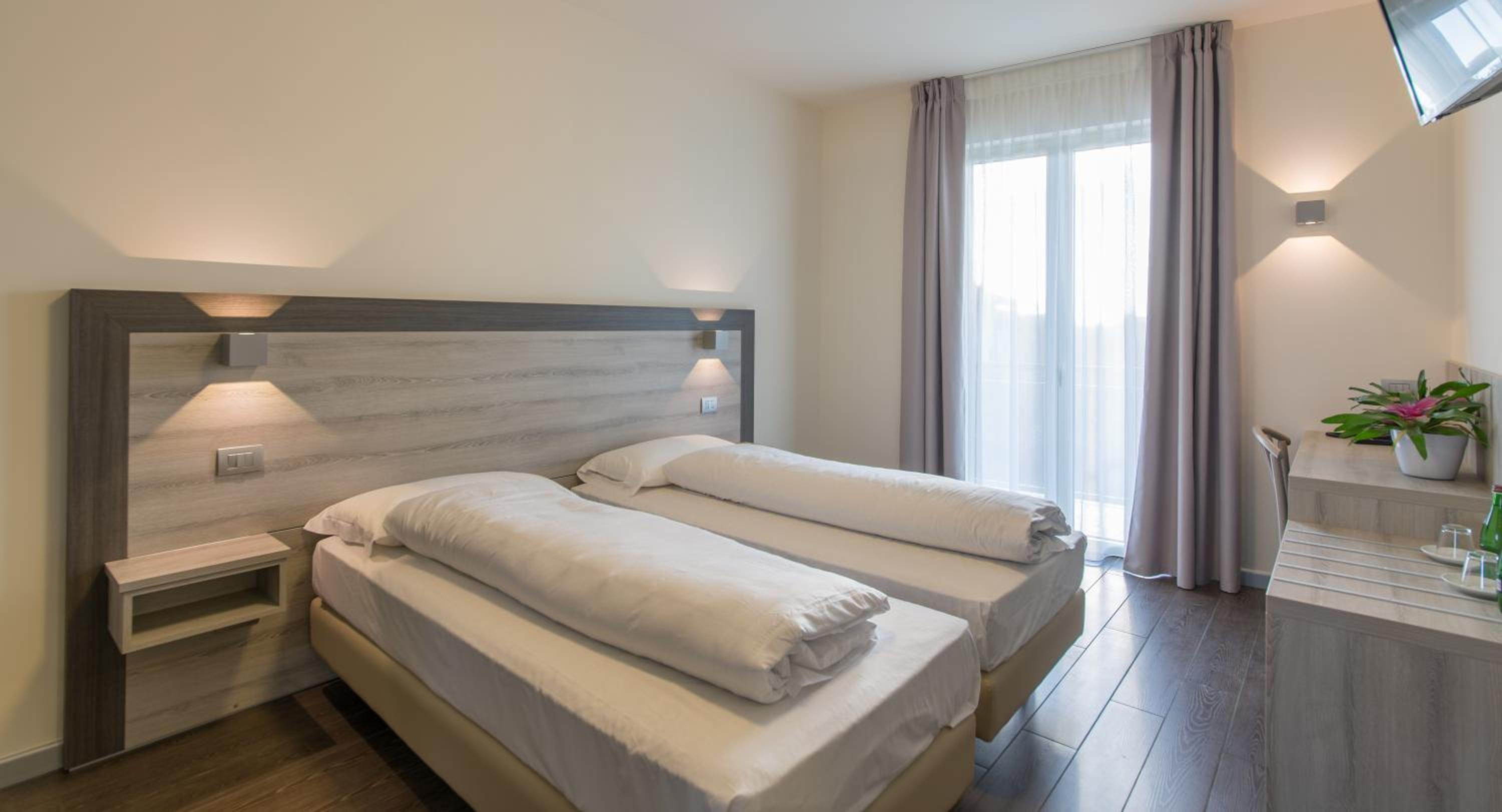 Junior Suite with Balcony photo 1