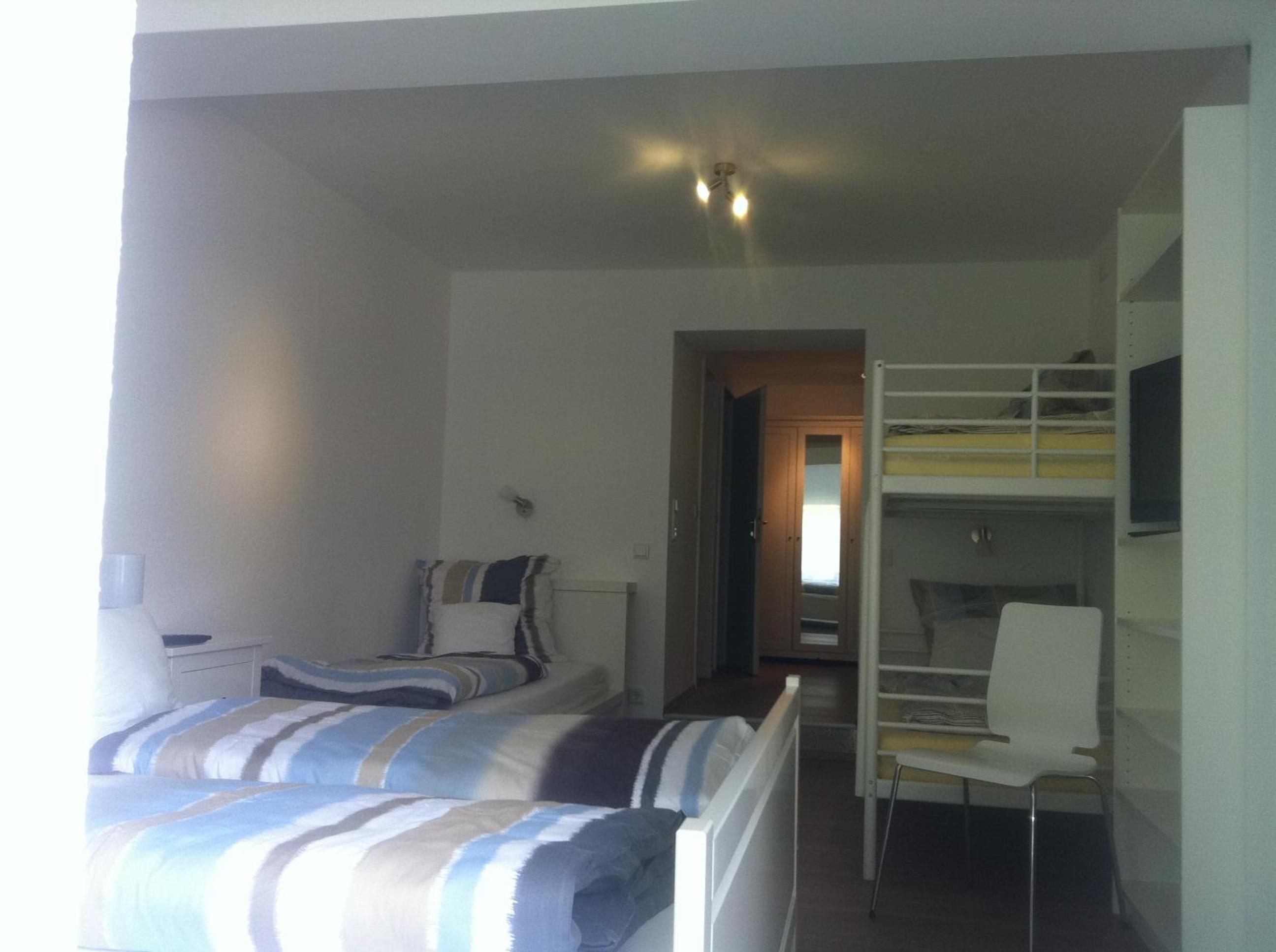 Family Room - Photo 5