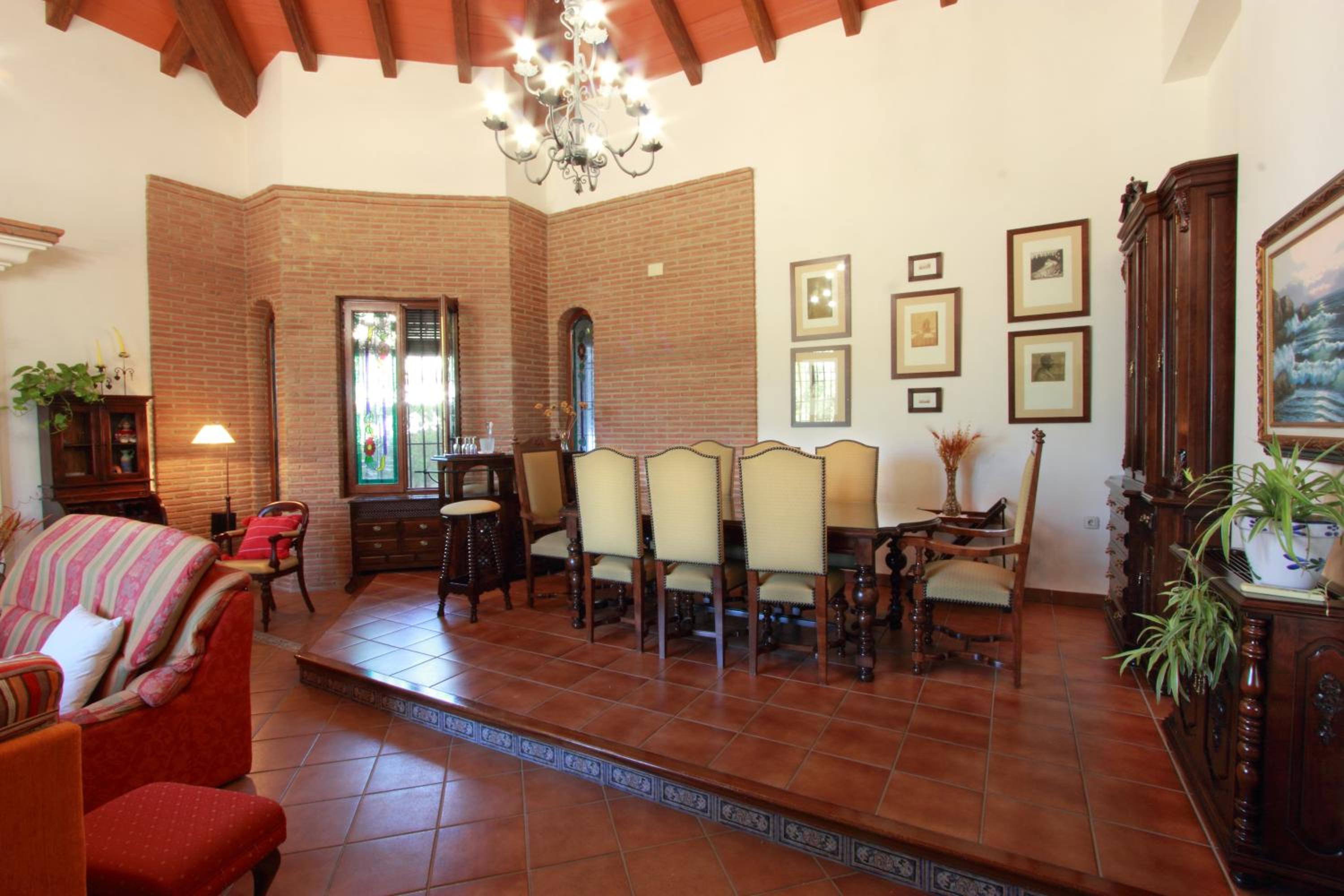 Villa photo 2