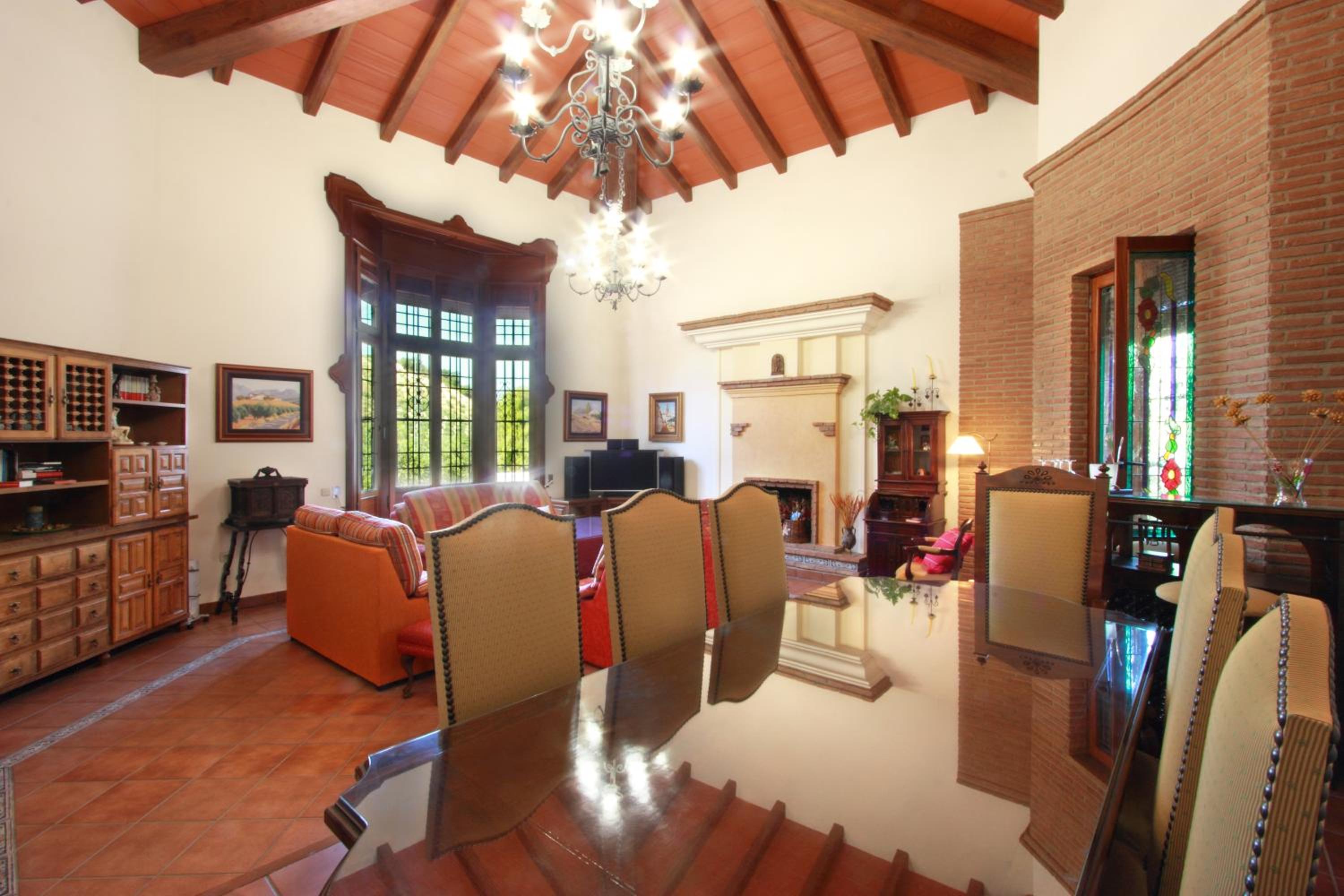 Villa photo 3