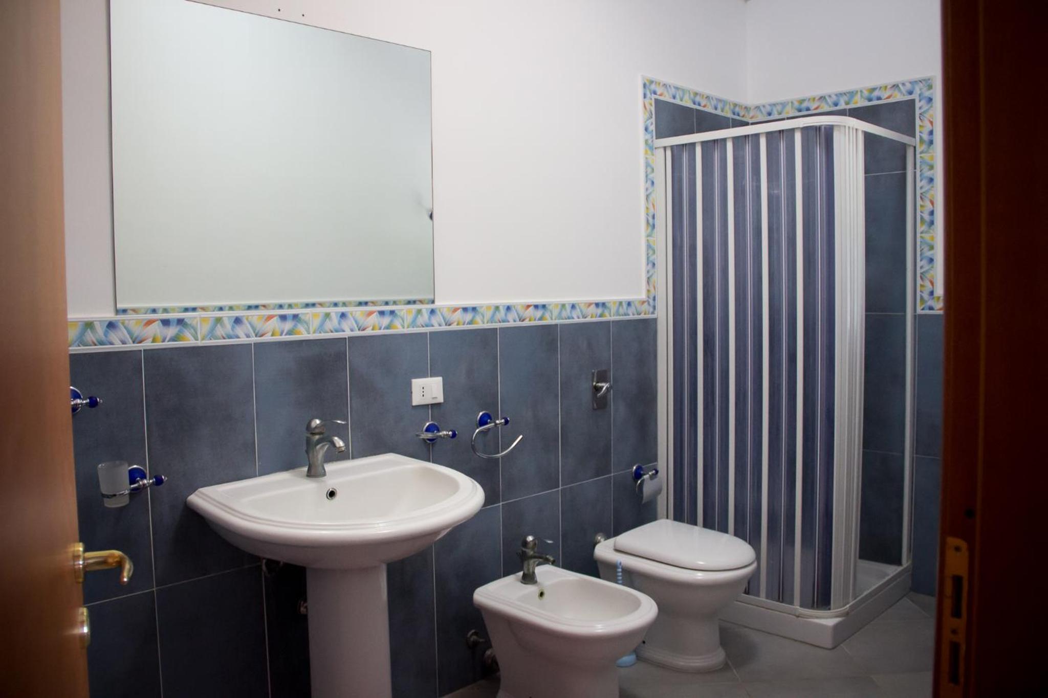 One-Bedroom Apartment - Photo 17