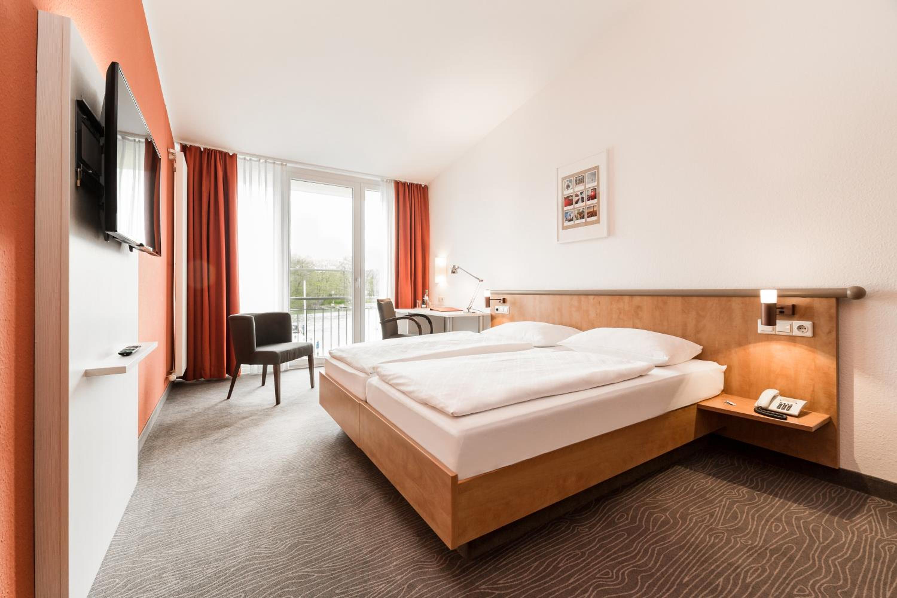 Comfort Double Room with River View and Balcony photo 1