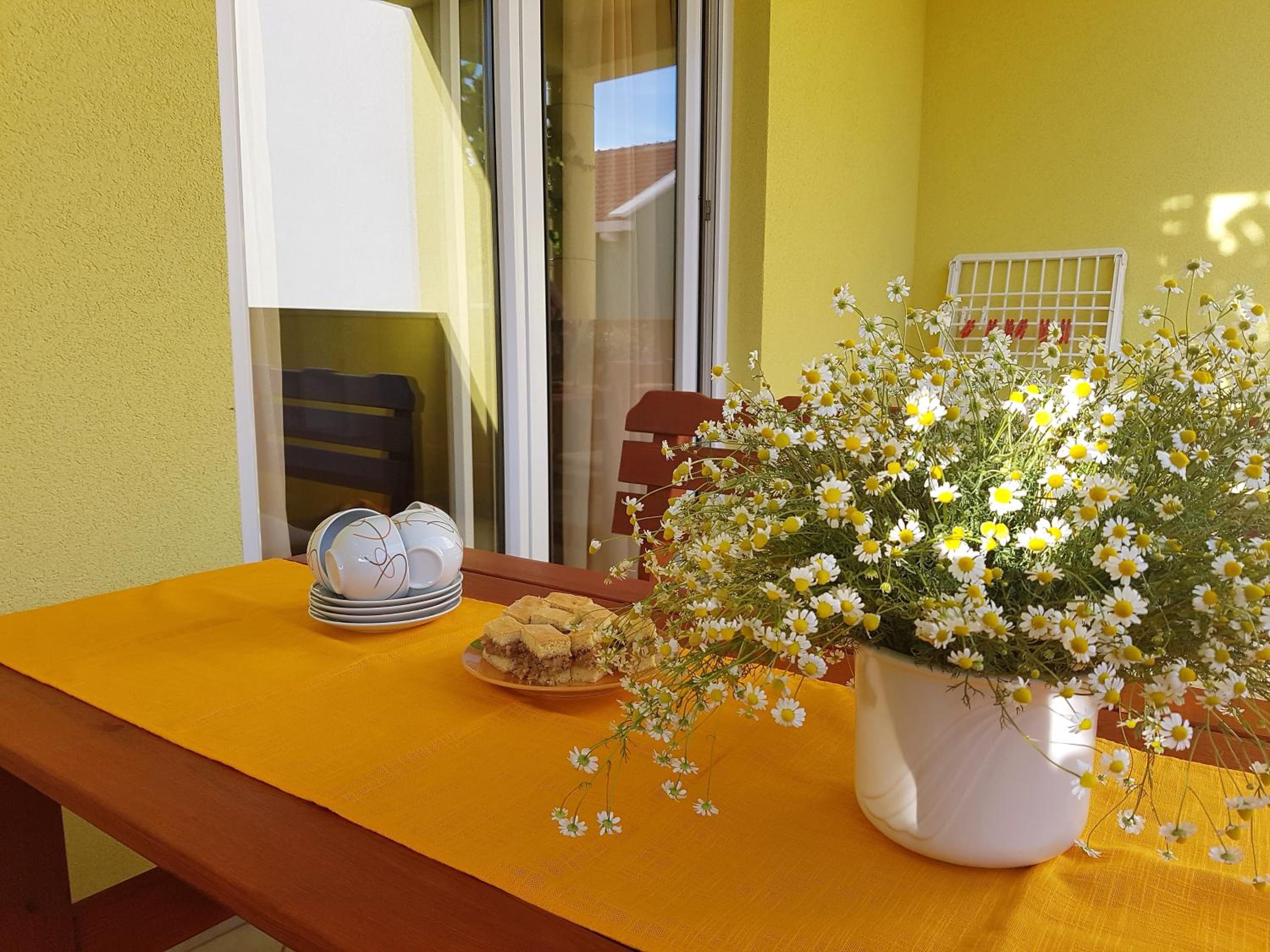 Two-Bedroom Apartment with Balcony - Photo 31