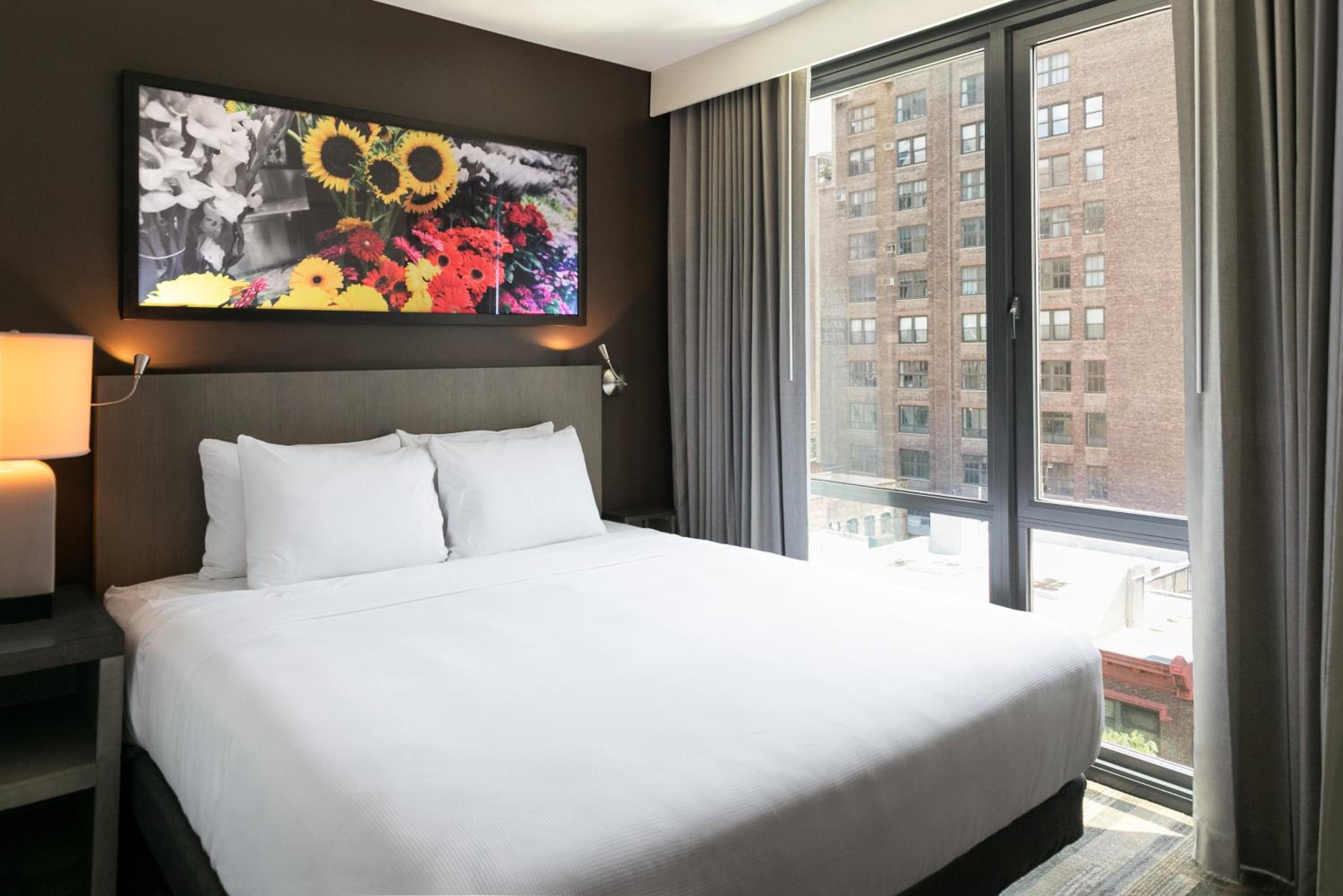 Den King Room thumbnail 6
