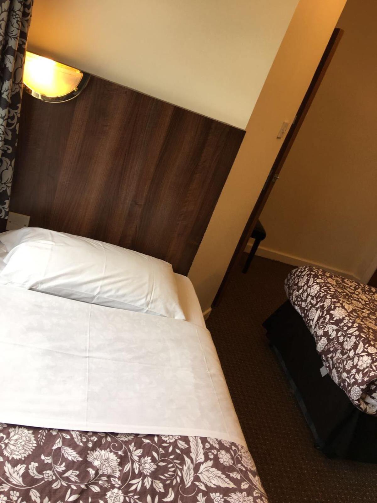 Triple Room with ensuite - Photo 5