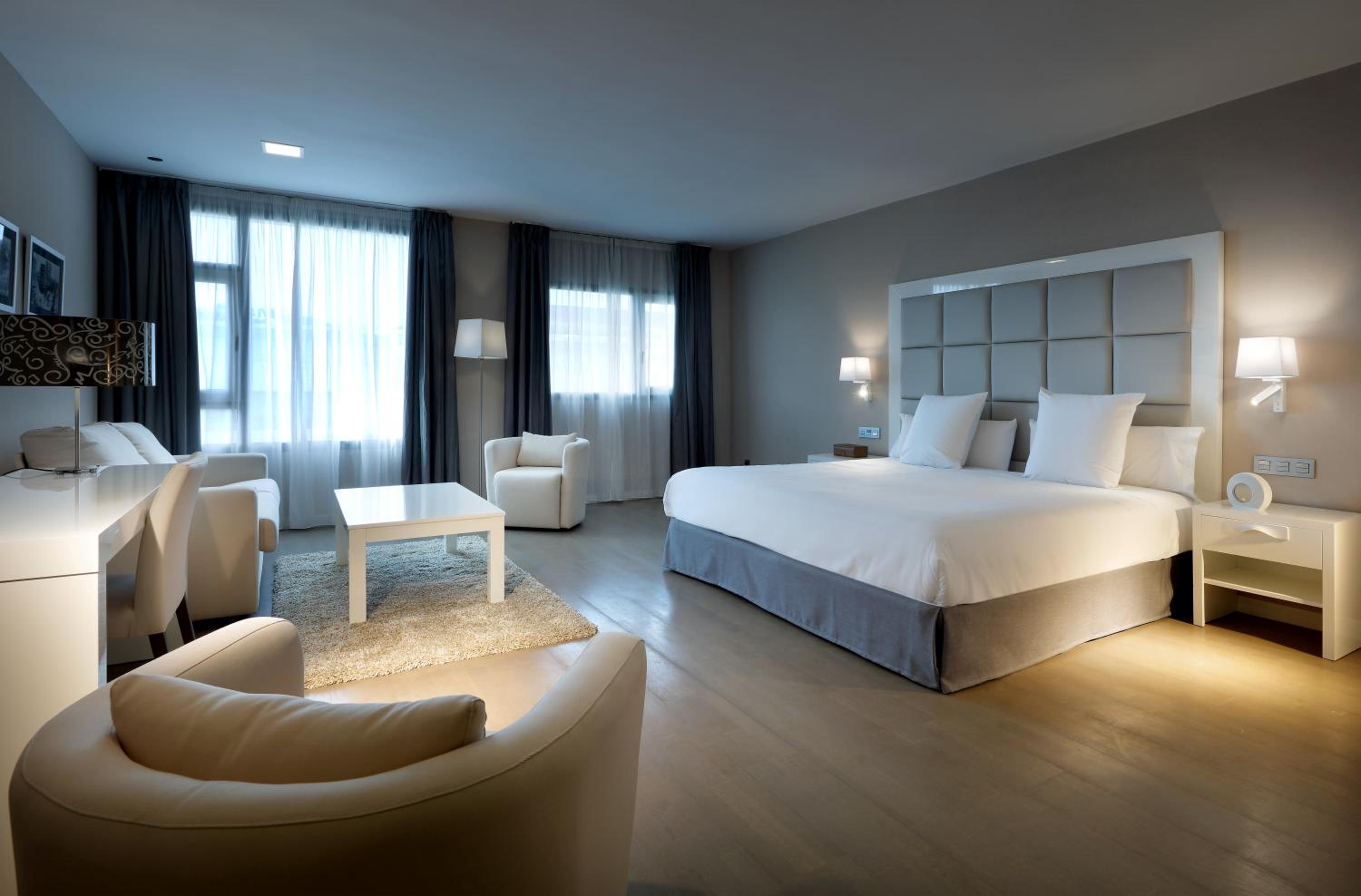 Deluxe King Room photo 3