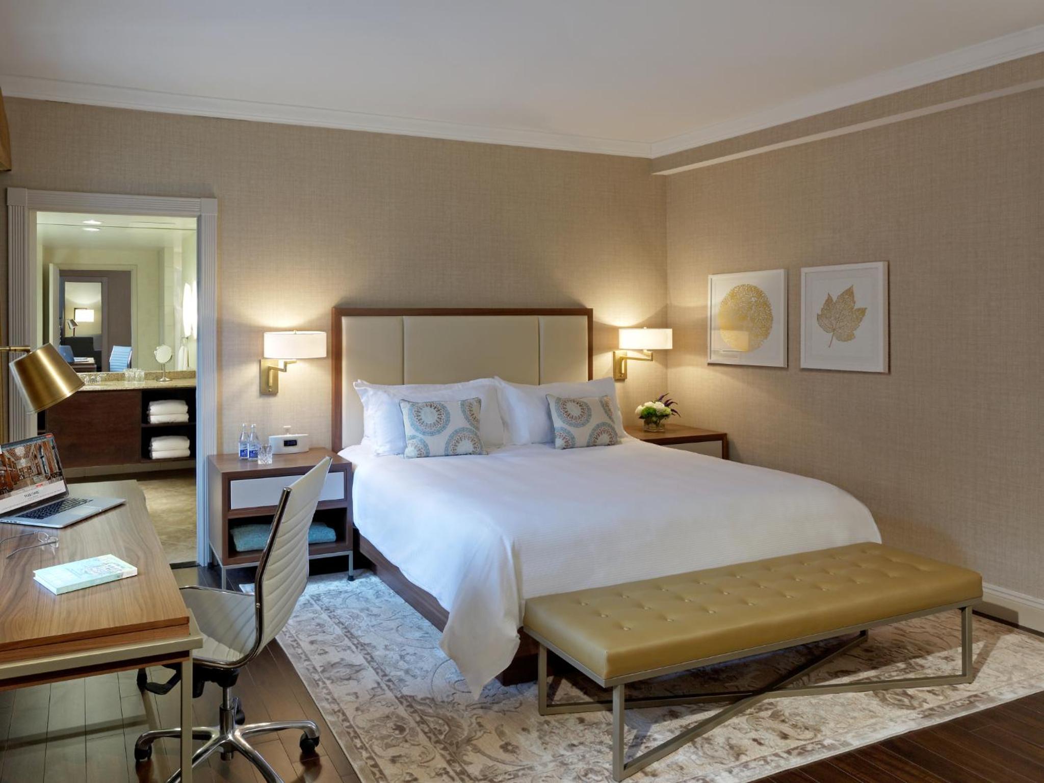 One-Bedroom Suite - Photo 1