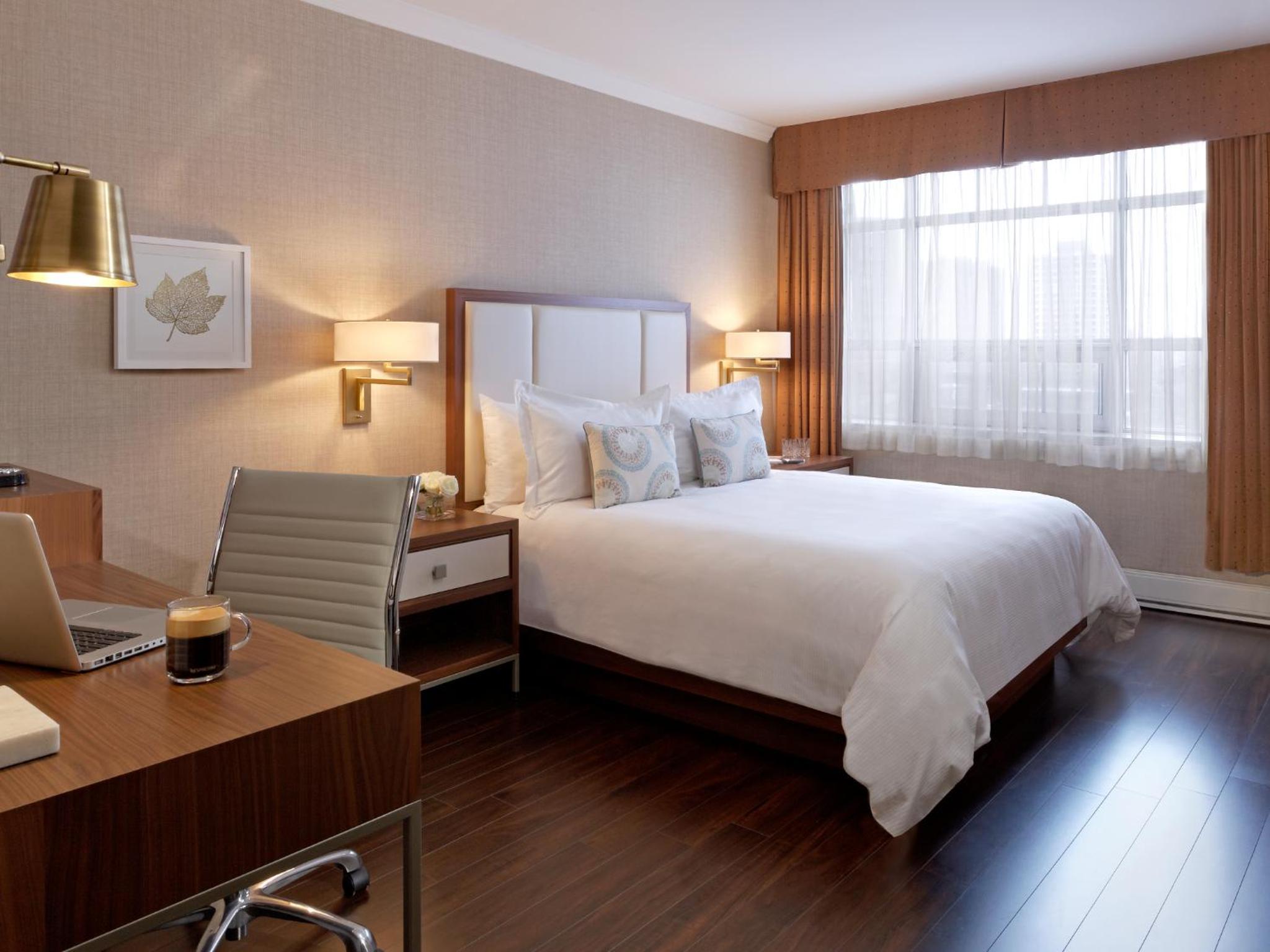 Classic Queen Guestroom - Photo 2