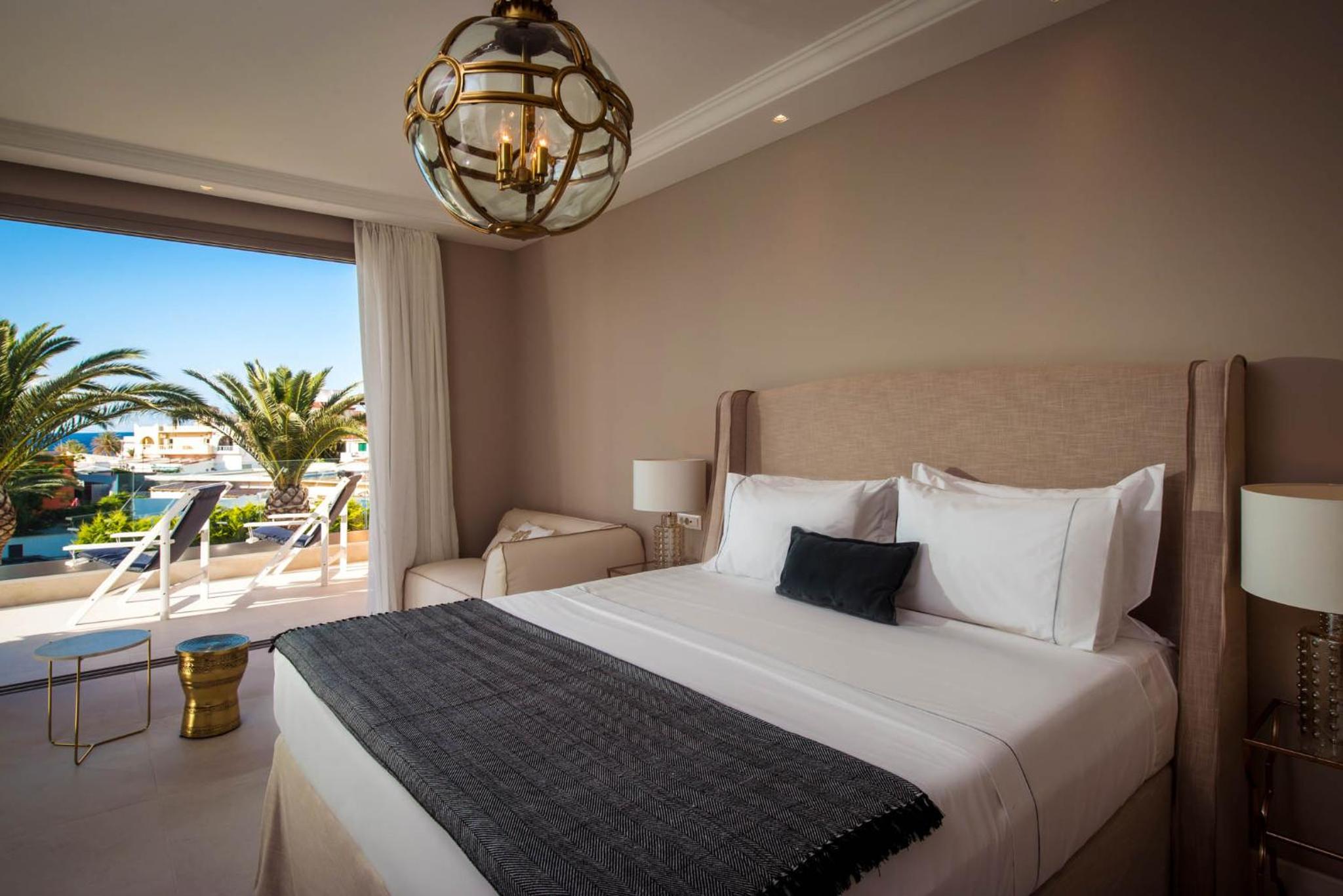Exclusive Palm Suite With Hot Tub  photo 1
