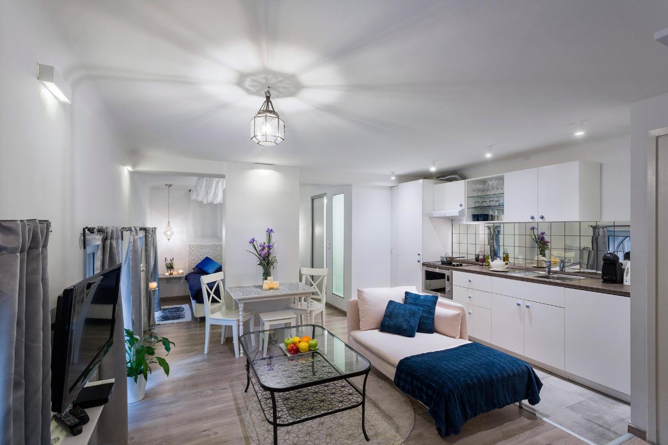 Studio Apartment