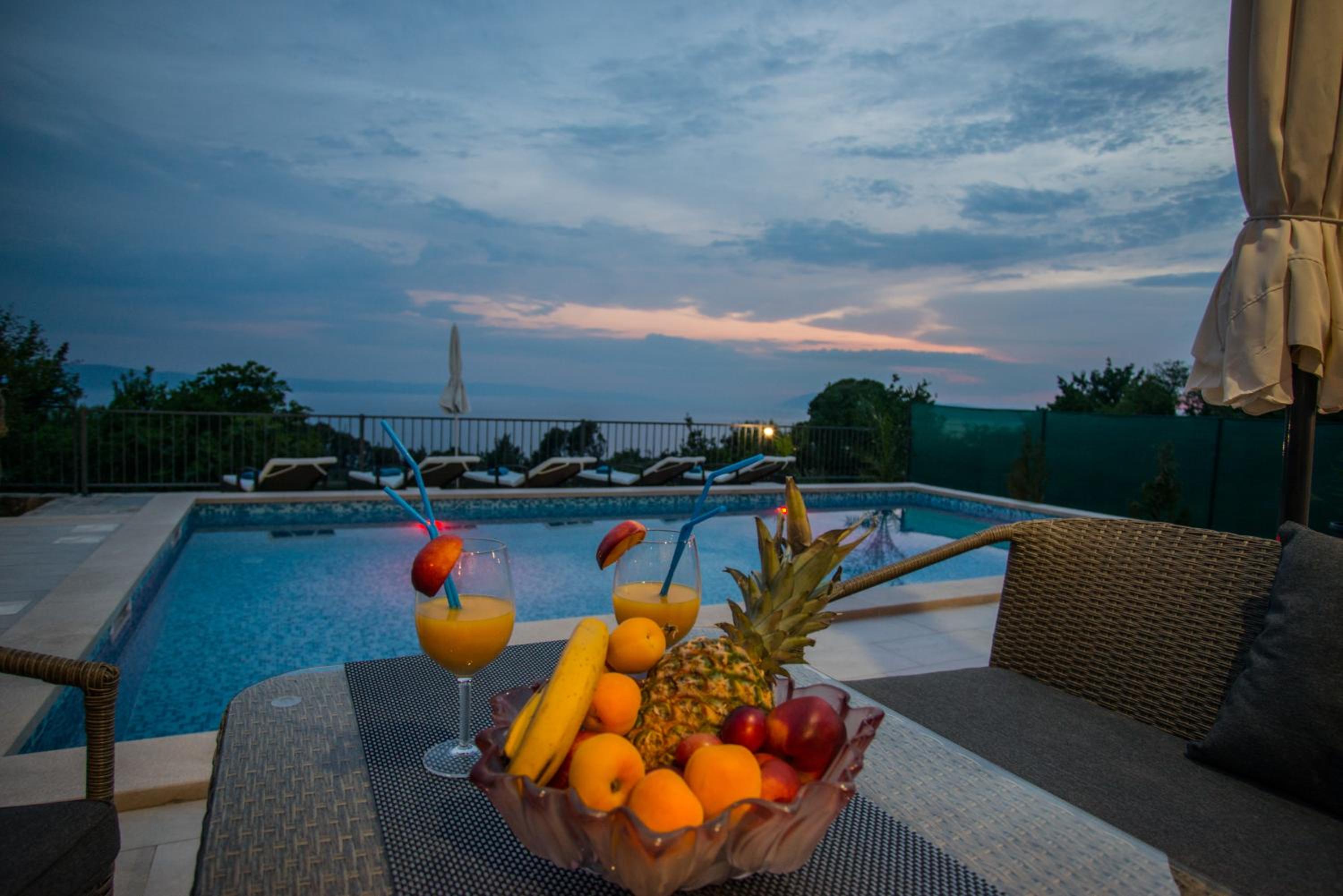 Villa with Sea View - Photo 42