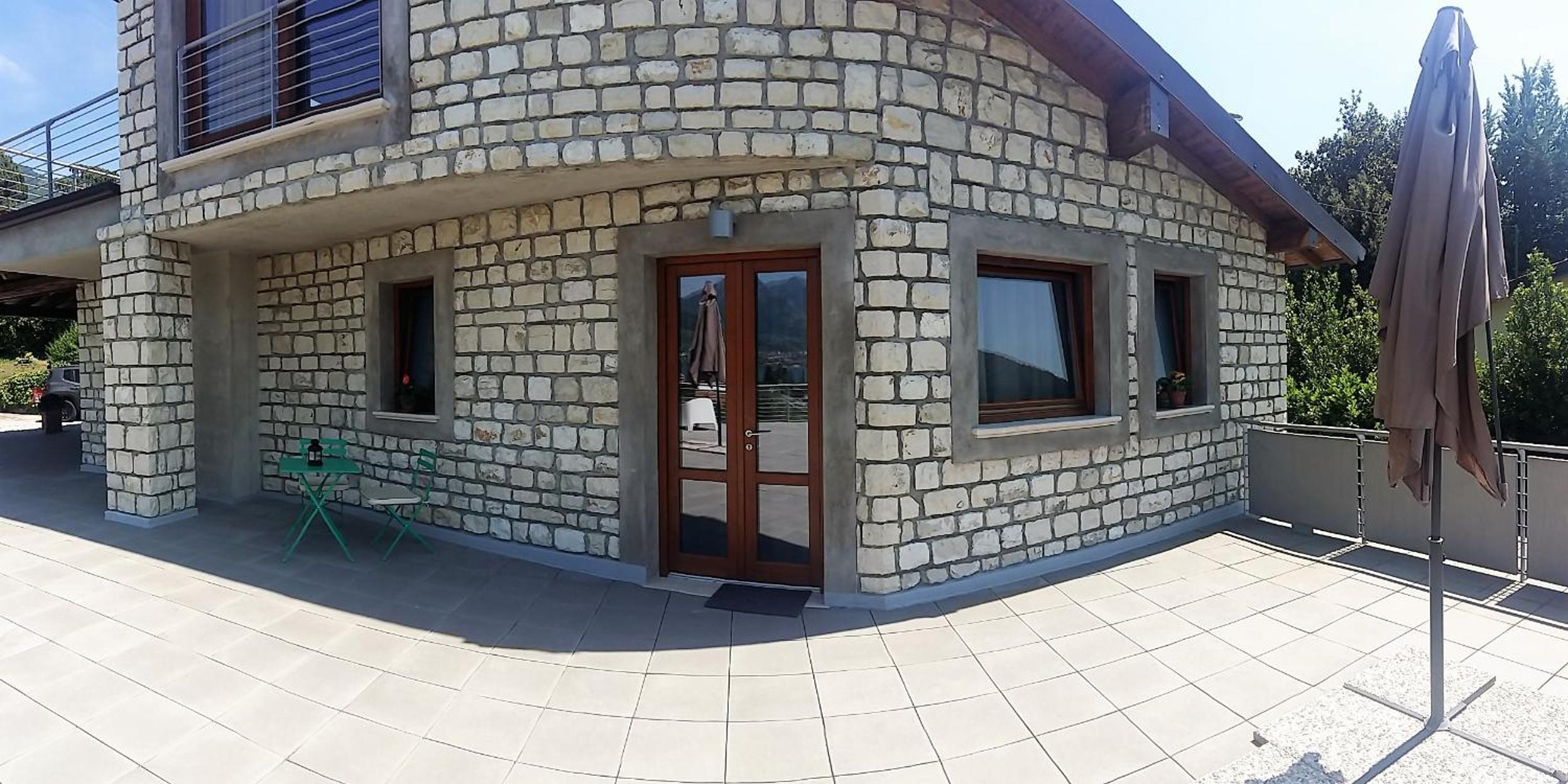 Queen Room with Lake View - Photo 5