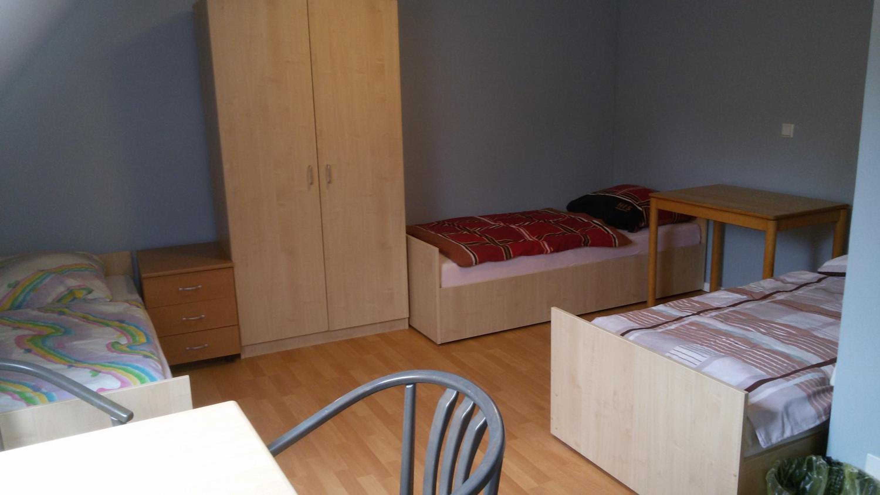 Basic Triple Room with Shared Bathroom photo 2