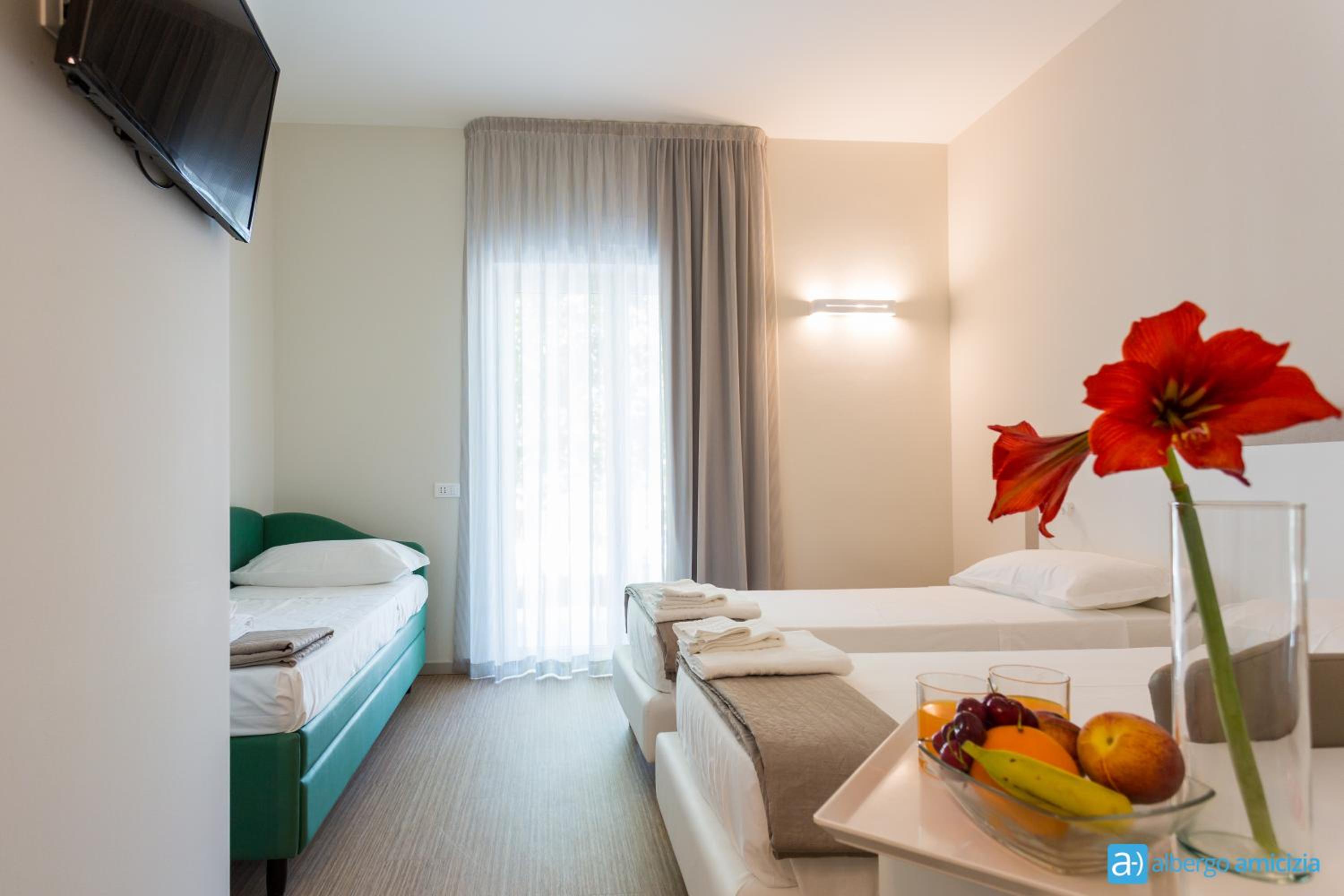 Family Room with Balcony (2 Adults + 2 Children) - Photo 3