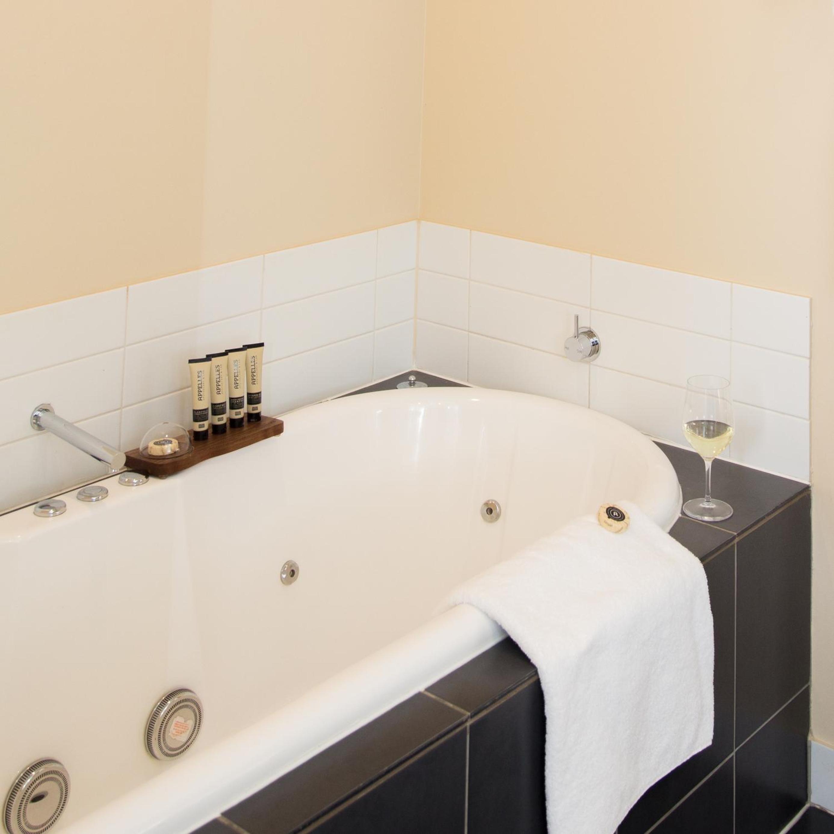 Two-Bedroom Executive Suite - Photo 6