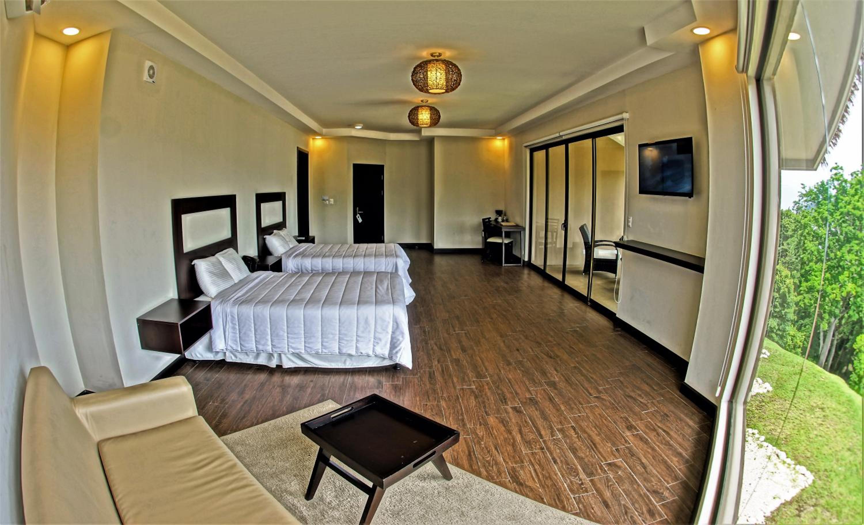 Deluxe Room - Photo 2